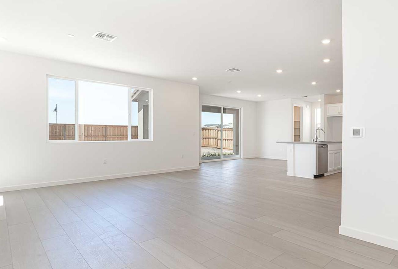 Detail Gallery Image 4 of 25 For 3088 Benetti St, Lathrop,  CA 95330 - 4 Beds | 3/1 Baths