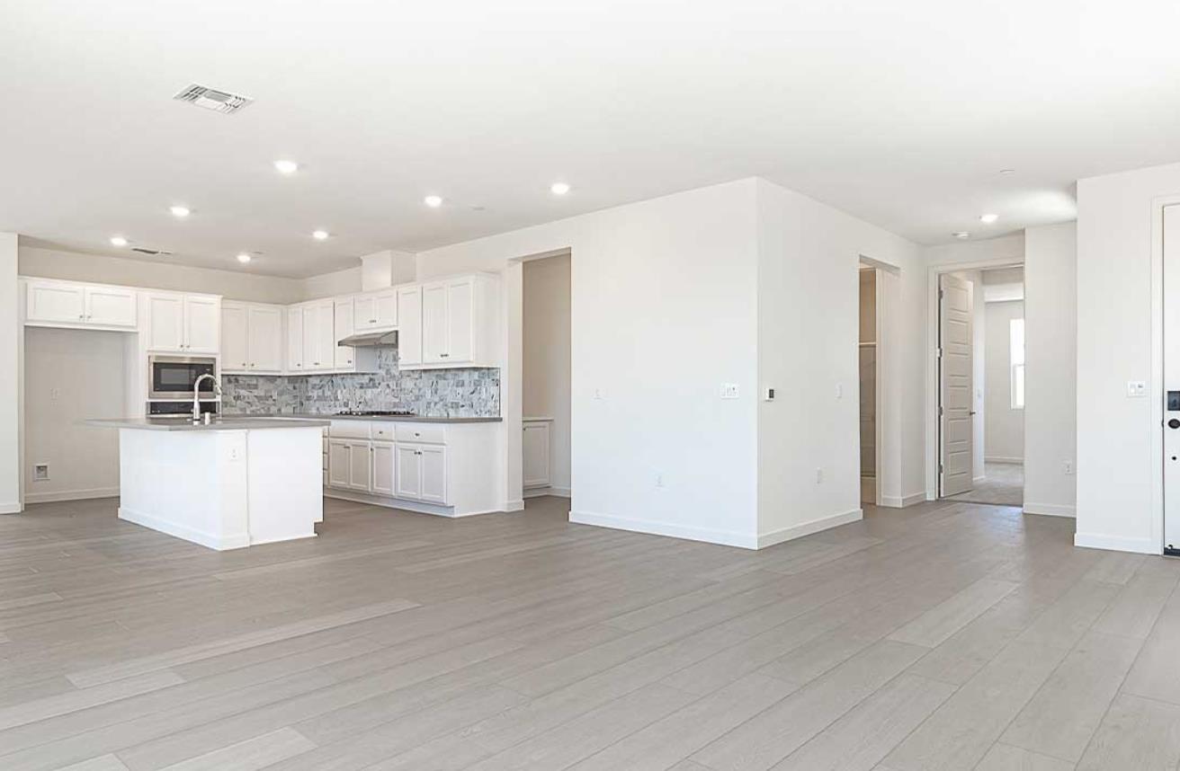 Detail Gallery Image 5 of 25 For 3088 Benetti St, Lathrop,  CA 95330 - 4 Beds | 3/1 Baths