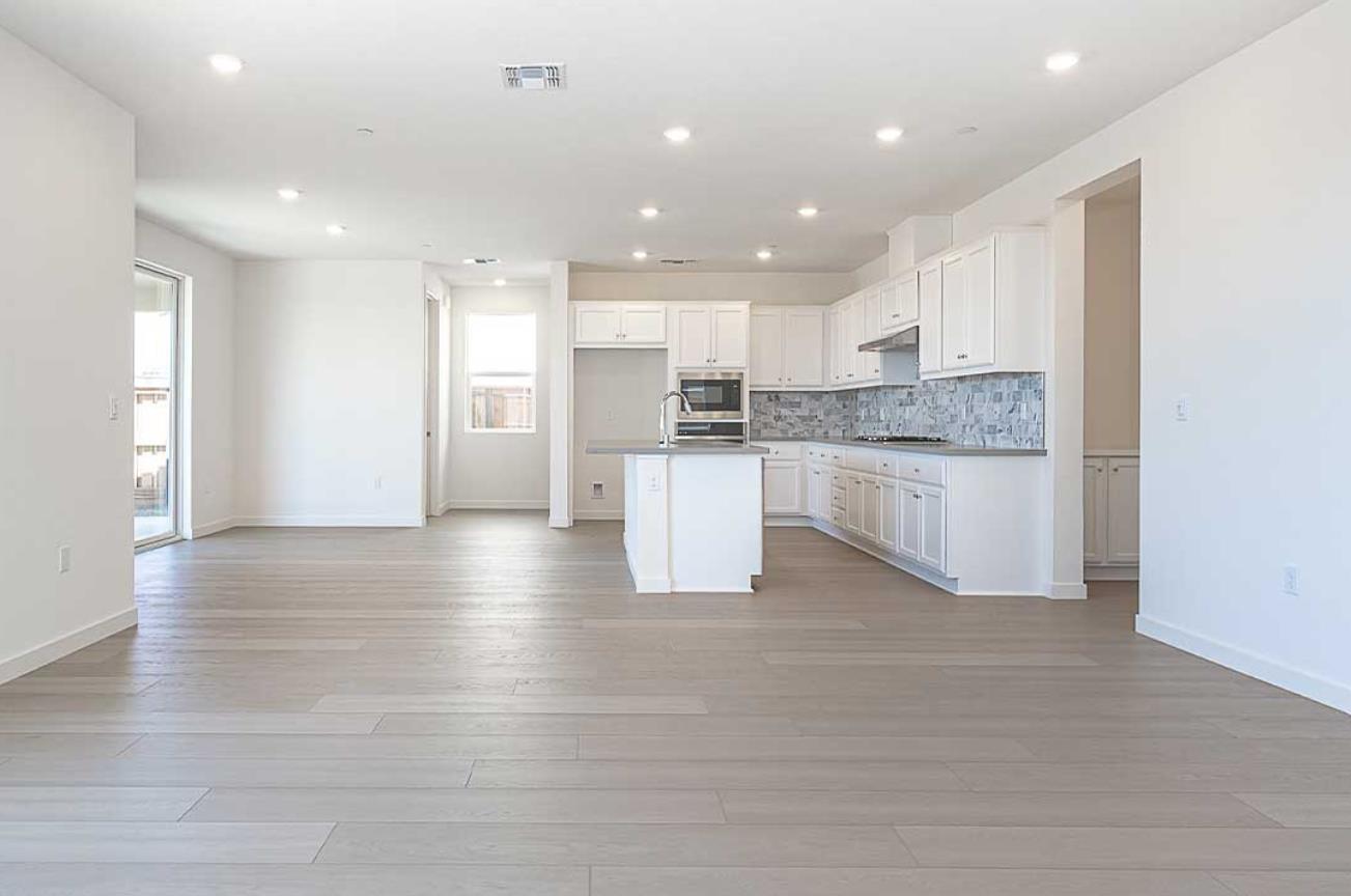 Detail Gallery Image 6 of 25 For 3088 Benetti St, Lathrop,  CA 95330 - 4 Beds | 3/1 Baths