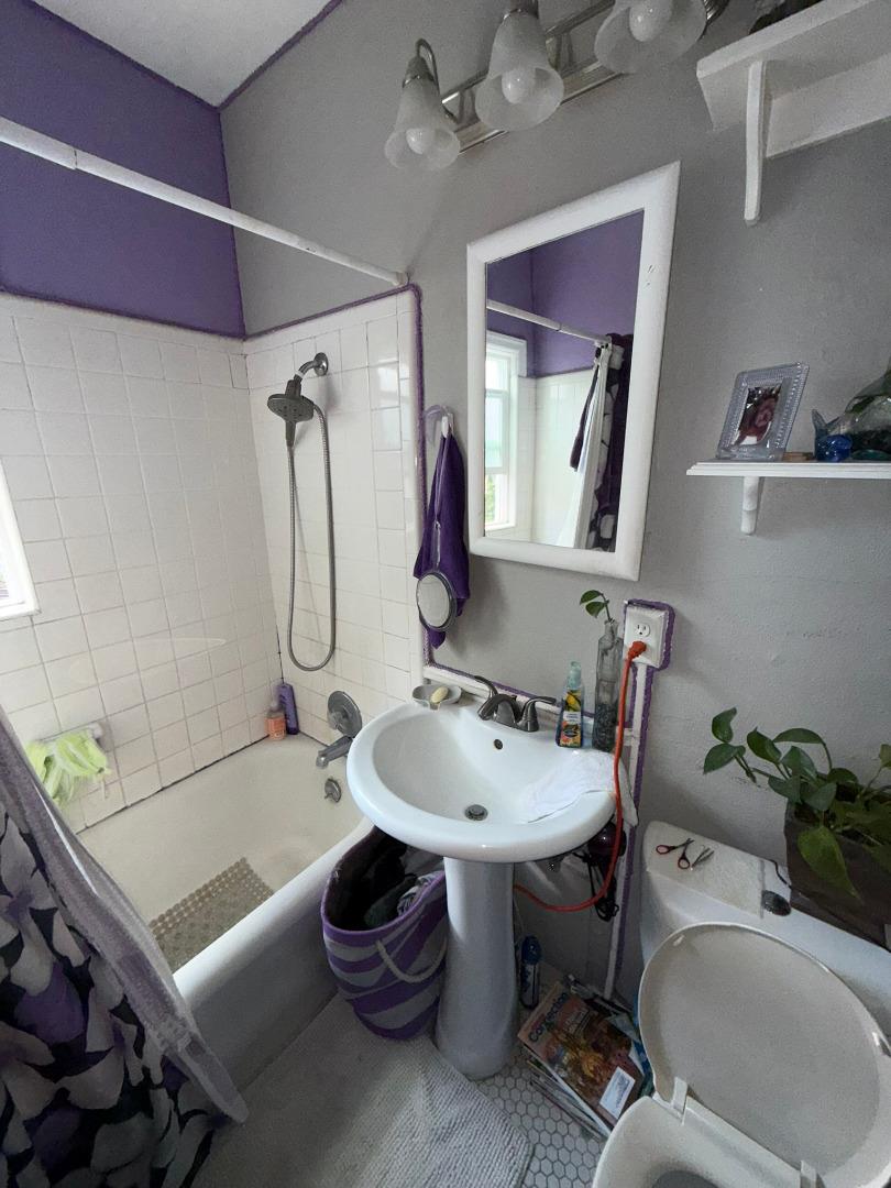 Detail Gallery Image 7 of 17 For 65 Buena Vista St, Salinas,  CA 93901 - – Beds | – Baths