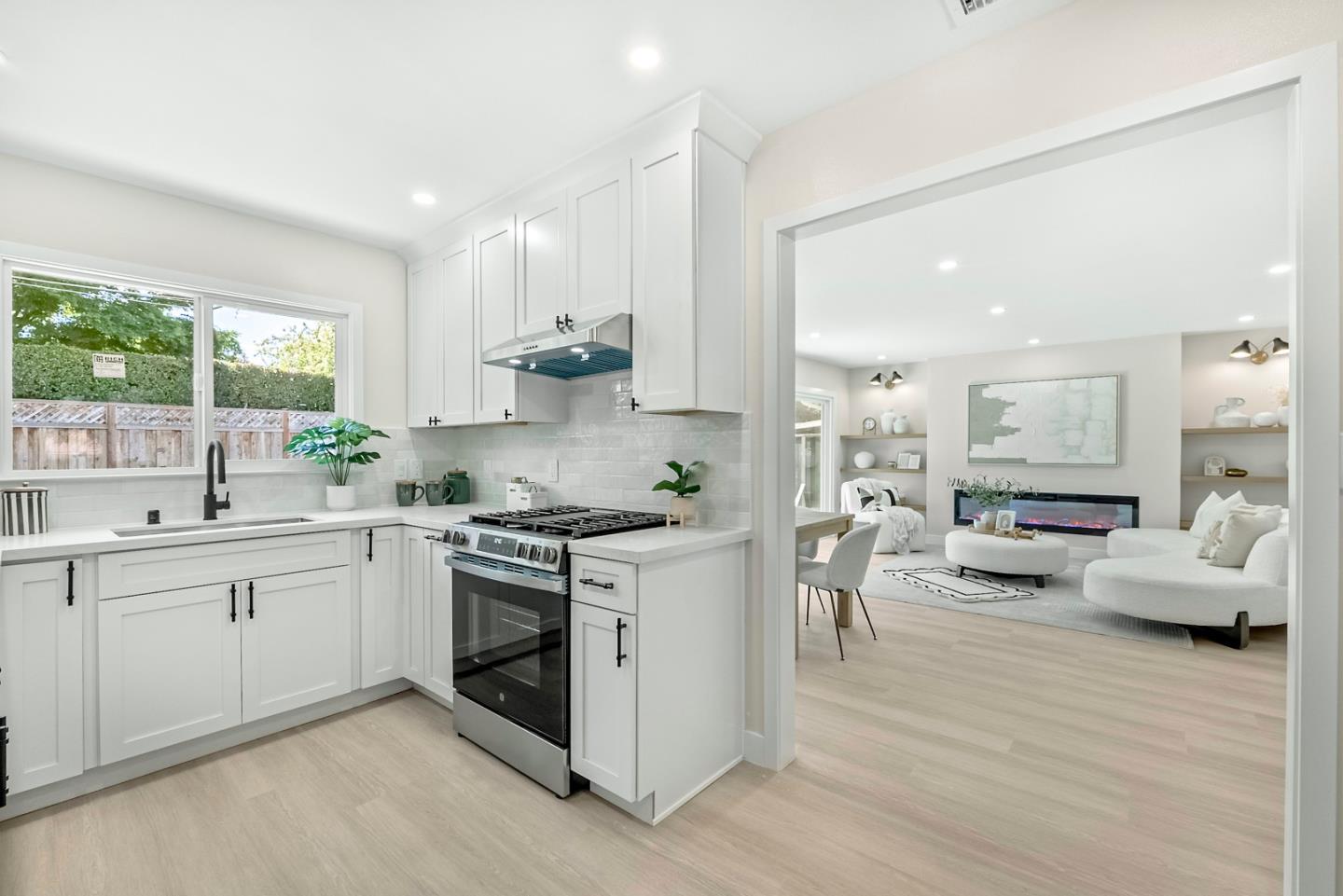 Detail Gallery Image 13 of 38 For 1260 Heatherstone Way, Sunnyvale,  CA 94087 - 3 Beds | 2 Baths