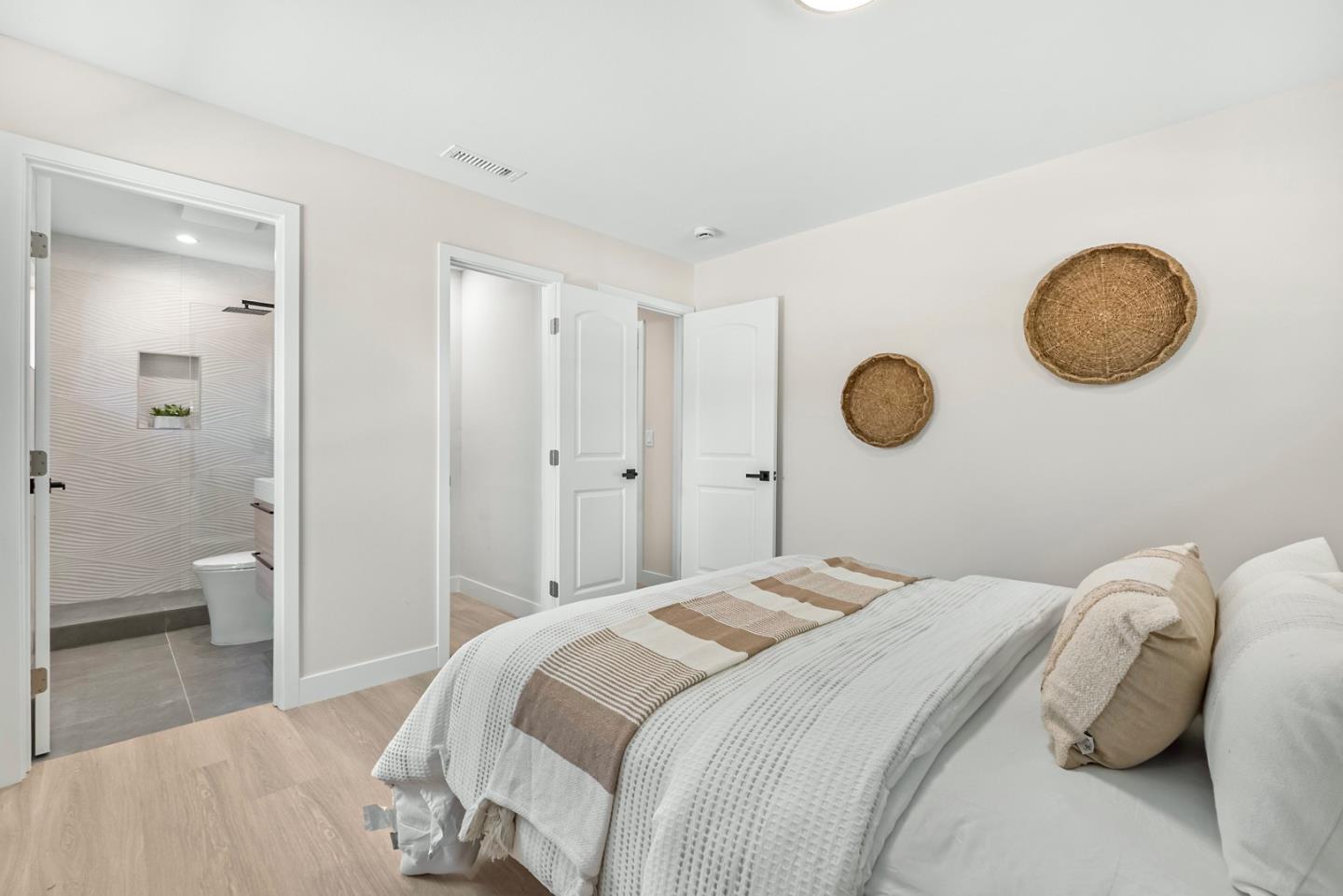 Detail Gallery Image 21 of 38 For 1260 Heatherstone Way, Sunnyvale,  CA 94087 - 3 Beds | 2 Baths
