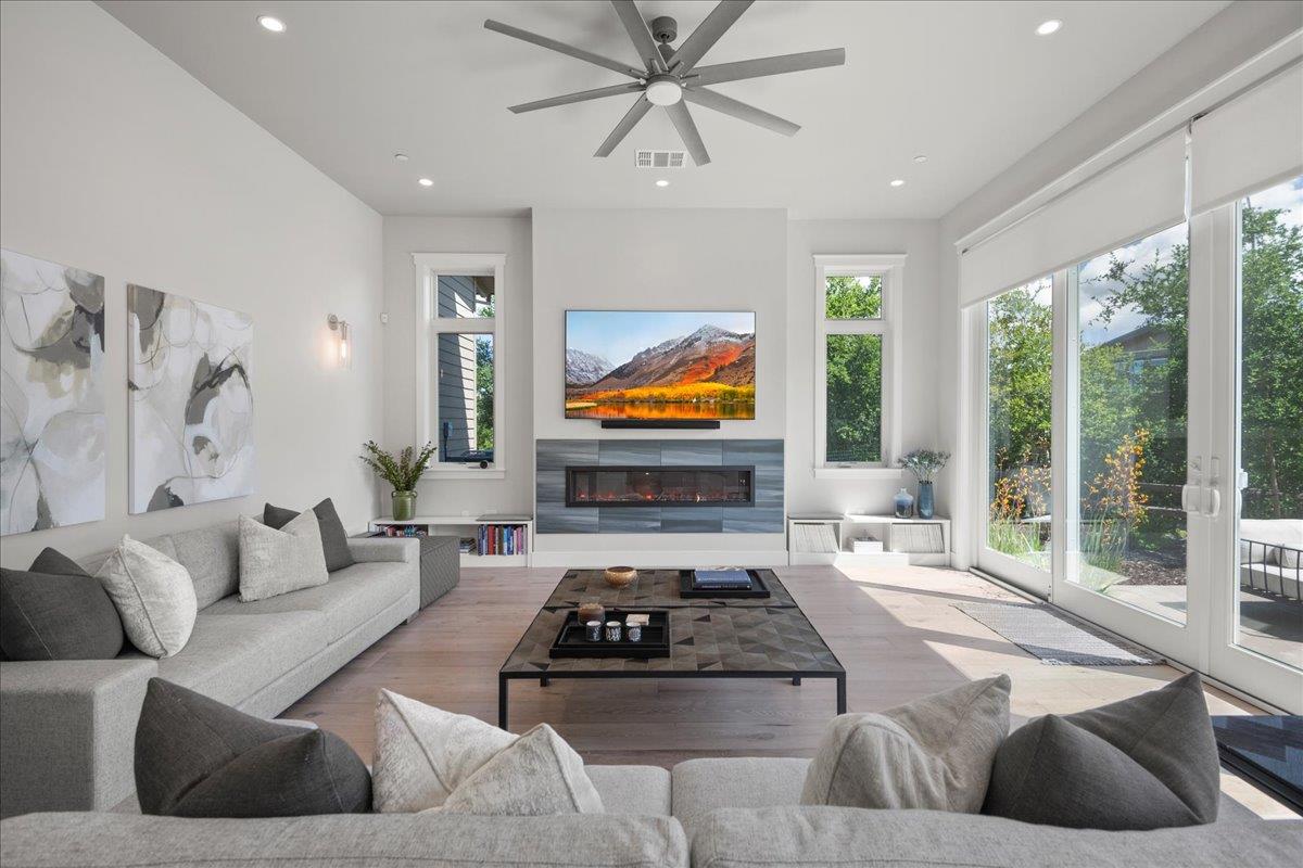 Detail Gallery Image 18 of 73 For 115 Wika Ranch Ct, Redwood City,  CA 94062 - 5 Beds | 4/1 Baths