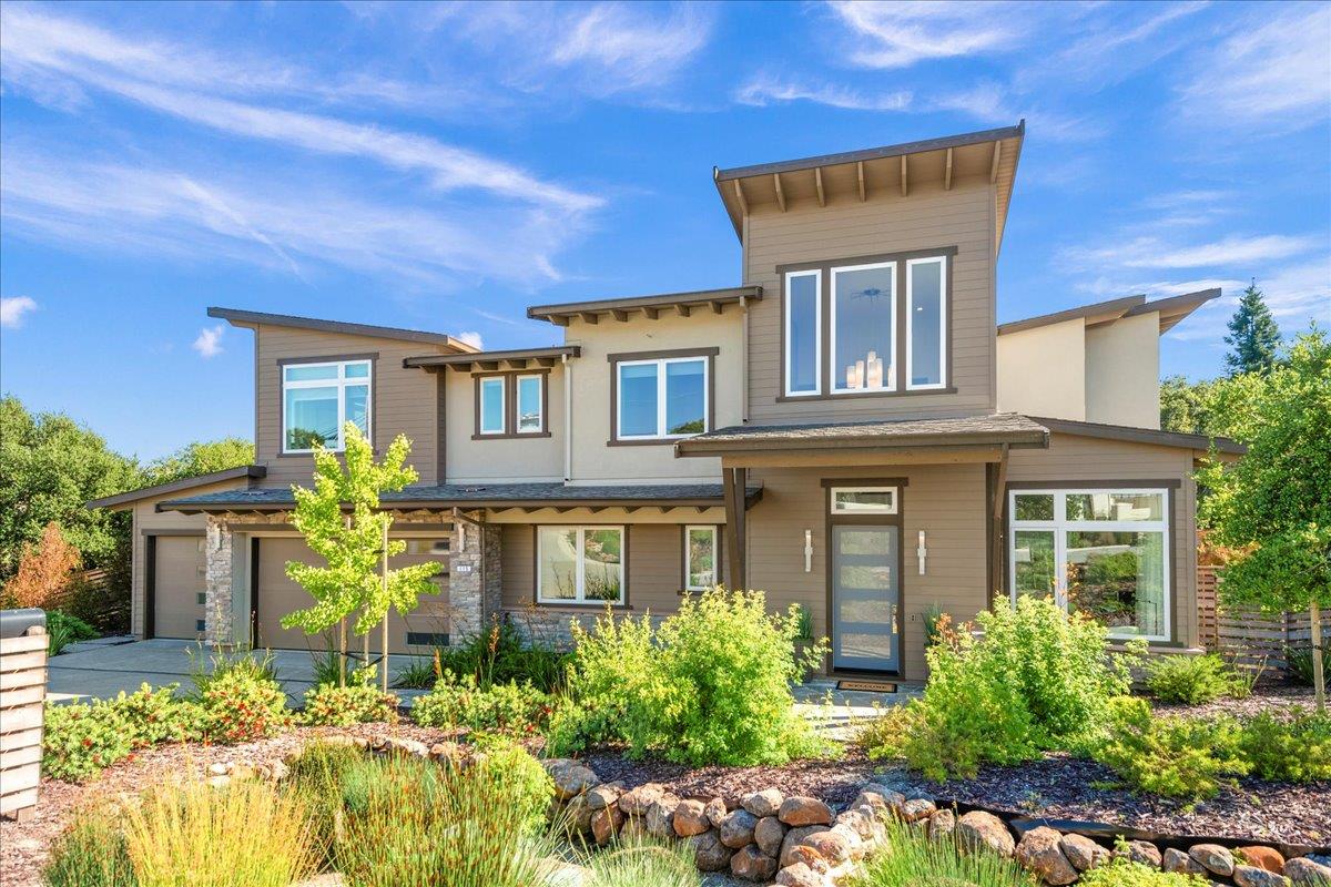 Detail Gallery Image 4 of 73 For 115 Wika Ranch Ct, Redwood City,  CA 94062 - 5 Beds | 4/1 Baths