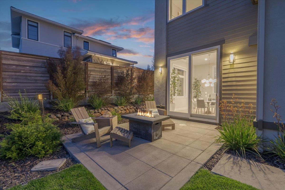Detail Gallery Image 58 of 73 For 115 Wika Ranch Ct, Redwood City,  CA 94062 - 5 Beds | 4/1 Baths