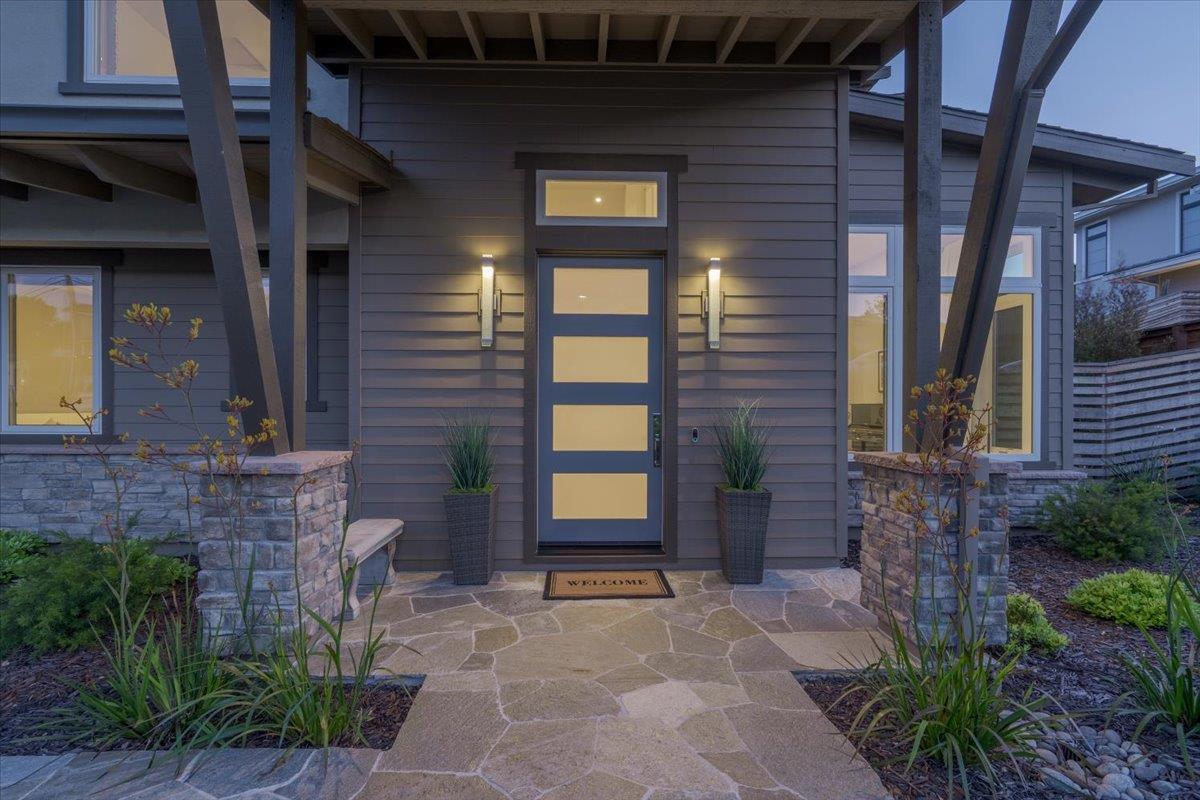Detail Gallery Image 8 of 73 For 115 Wika Ranch Ct, Redwood City,  CA 94062 - 5 Beds | 4/1 Baths