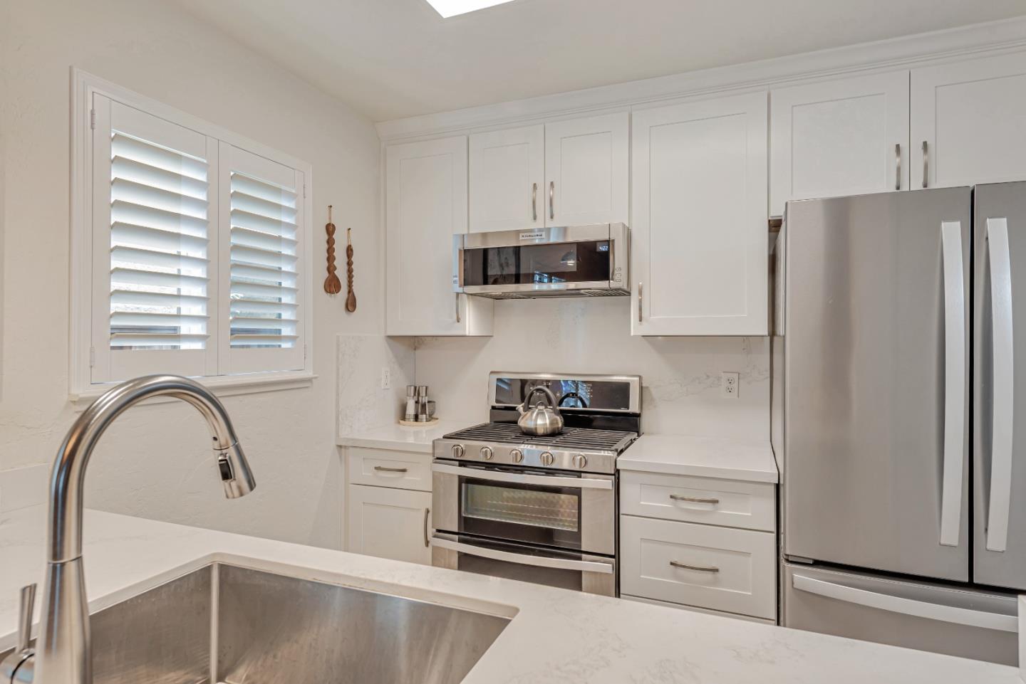 Detail Gallery Image 13 of 42 For 3470 Lapridge Ln, San Jose,  CA 95124 - 3 Beds | 2 Baths