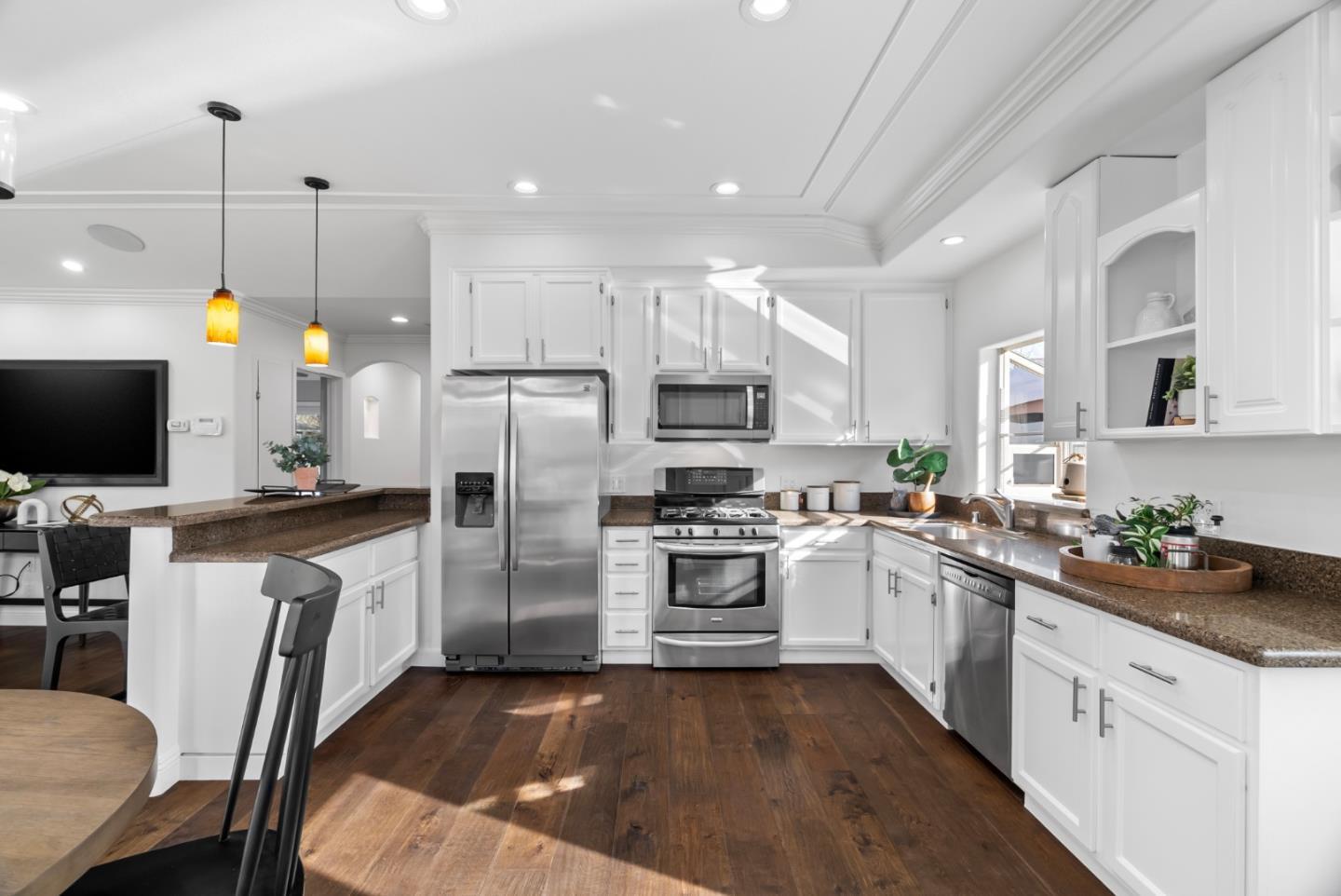 Detail Gallery Image 11 of 41 For 1425 Walnut Grove Ave, San Jose,  CA 95126 - 3 Beds | 2 Baths