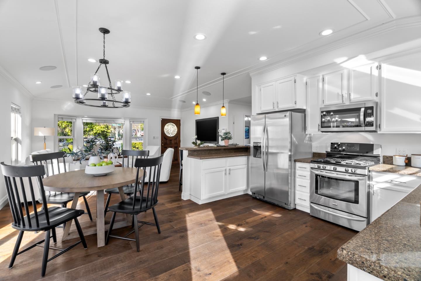 Detail Gallery Image 13 of 41 For 1425 Walnut Grove Ave, San Jose,  CA 95126 - 3 Beds | 2 Baths