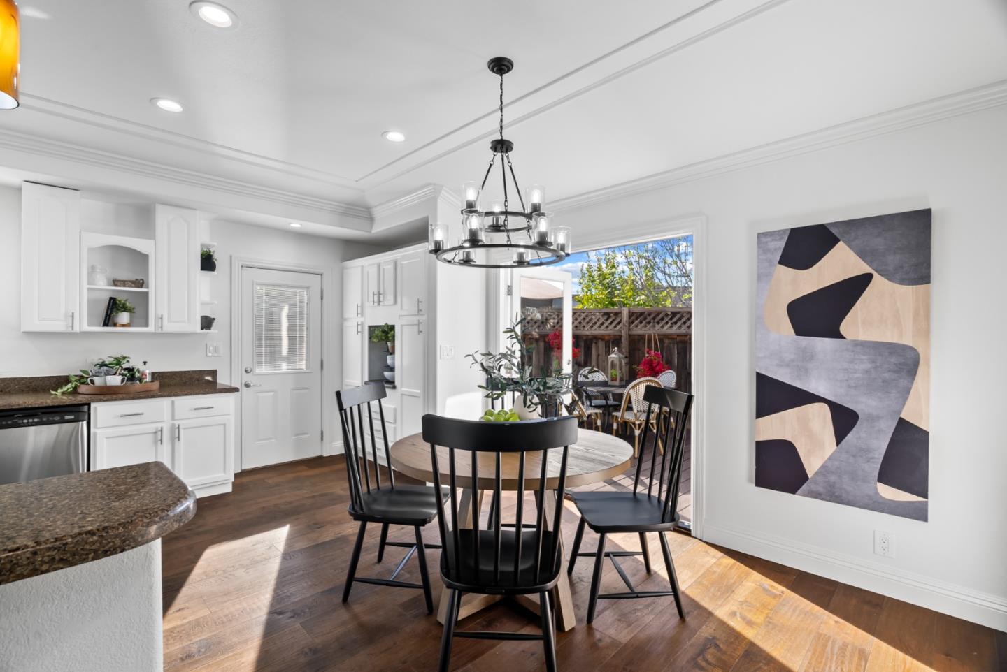 Detail Gallery Image 7 of 41 For 1425 Walnut Grove Ave, San Jose,  CA 95126 - 3 Beds | 2 Baths