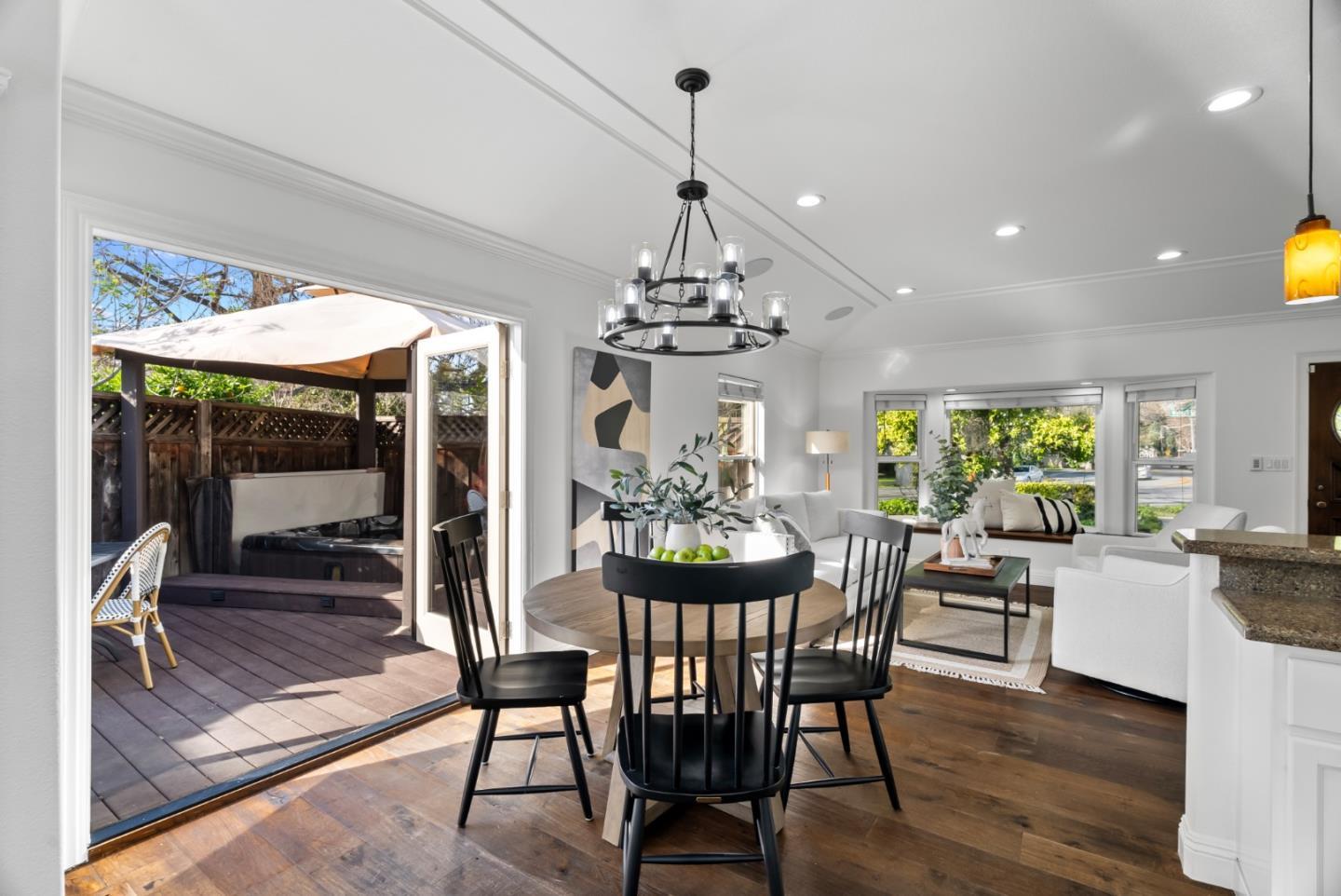 Detail Gallery Image 8 of 41 For 1425 Walnut Grove Ave, San Jose,  CA 95126 - 3 Beds | 2 Baths