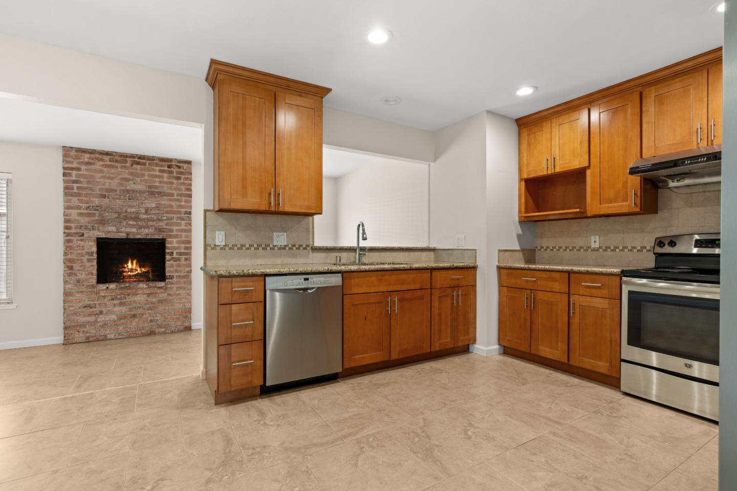 Detail Gallery Image 10 of 22 For 111 N San Tomas Aquino Rd, Campbell,  CA 95008 - 3 Beds | 2 Baths