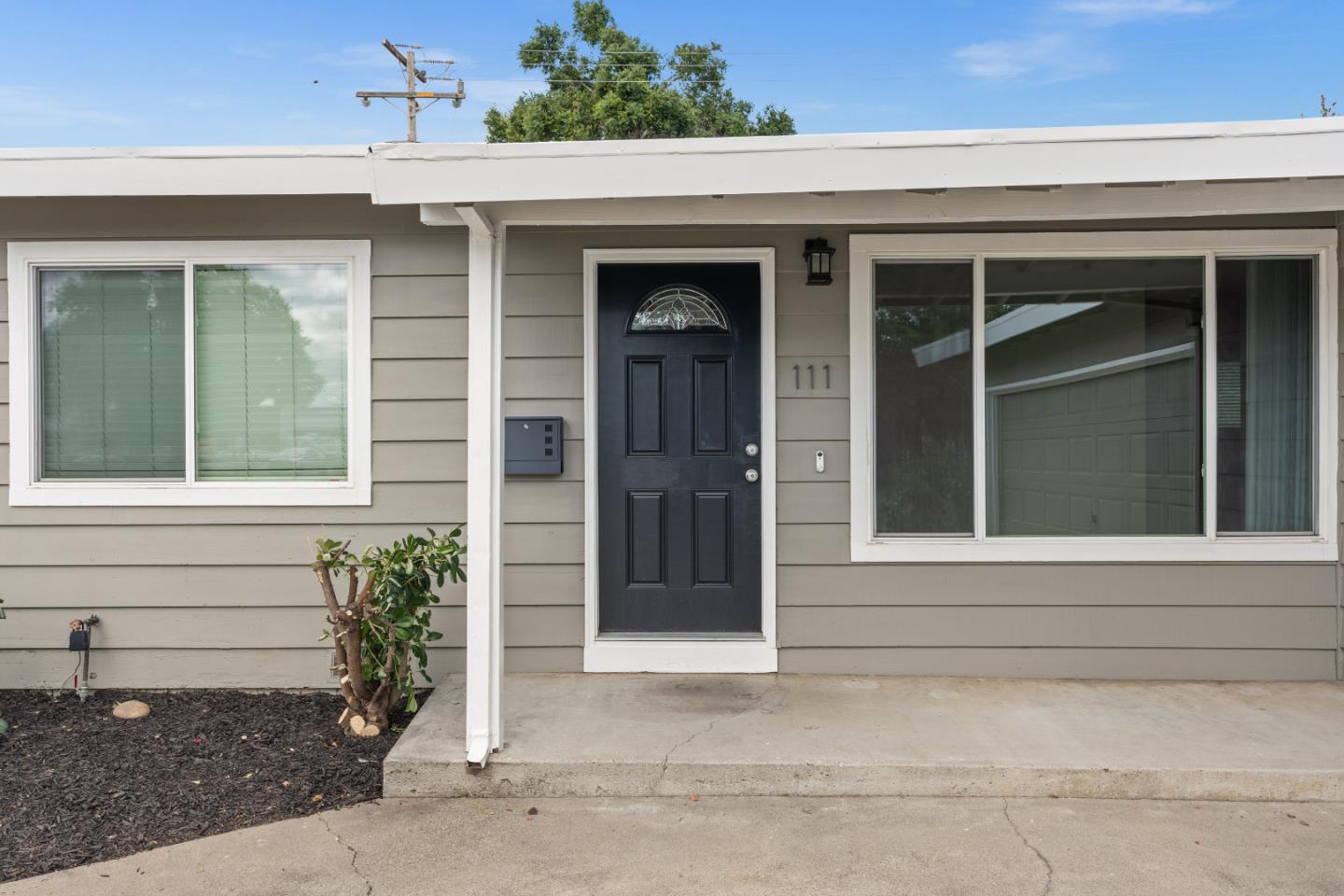 Detail Gallery Image 3 of 22 For 111 N San Tomas Aquino Rd, Campbell,  CA 95008 - 3 Beds | 2 Baths