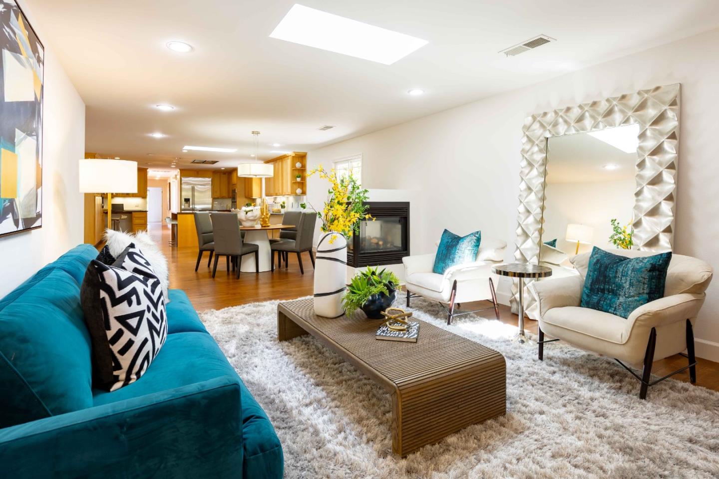 Detail Gallery Image 2 of 24 For 638 Mountain View Ave, Mountain View,  CA 94041 - 4 Beds | 3 Baths