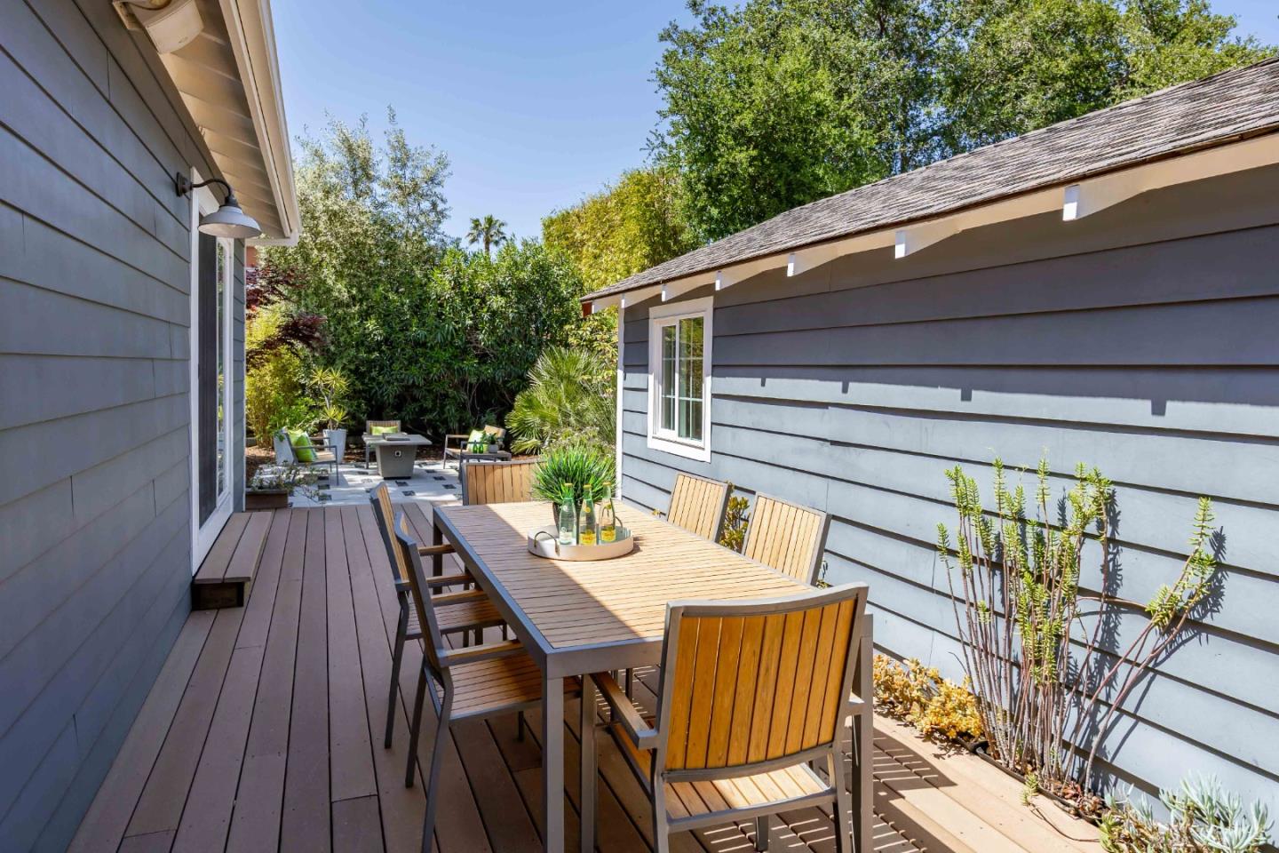 Detail Gallery Image 21 of 24 For 638 Mountain View Ave, Mountain View,  CA 94041 - 4 Beds | 3 Baths