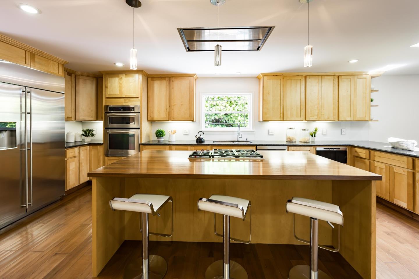 Detail Gallery Image 5 of 24 For 638 Mountain View Ave, Mountain View,  CA 94041 - 4 Beds | 3 Baths