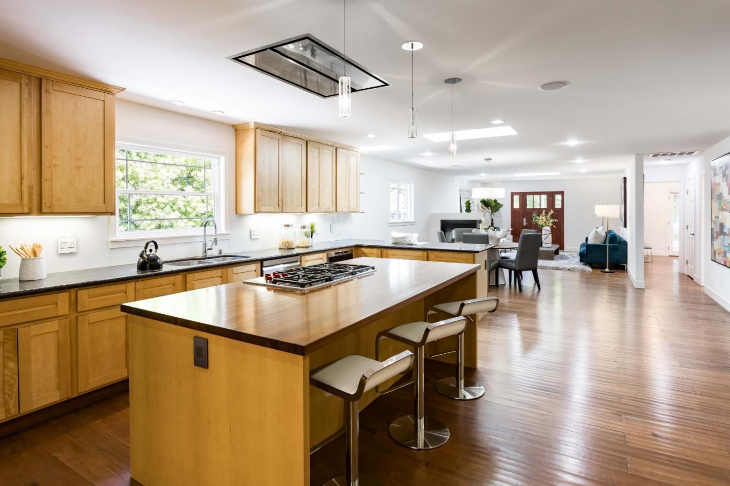 Detail Gallery Image 6 of 24 For 638 Mountain View Ave, Mountain View,  CA 94041 - 4 Beds | 3 Baths
