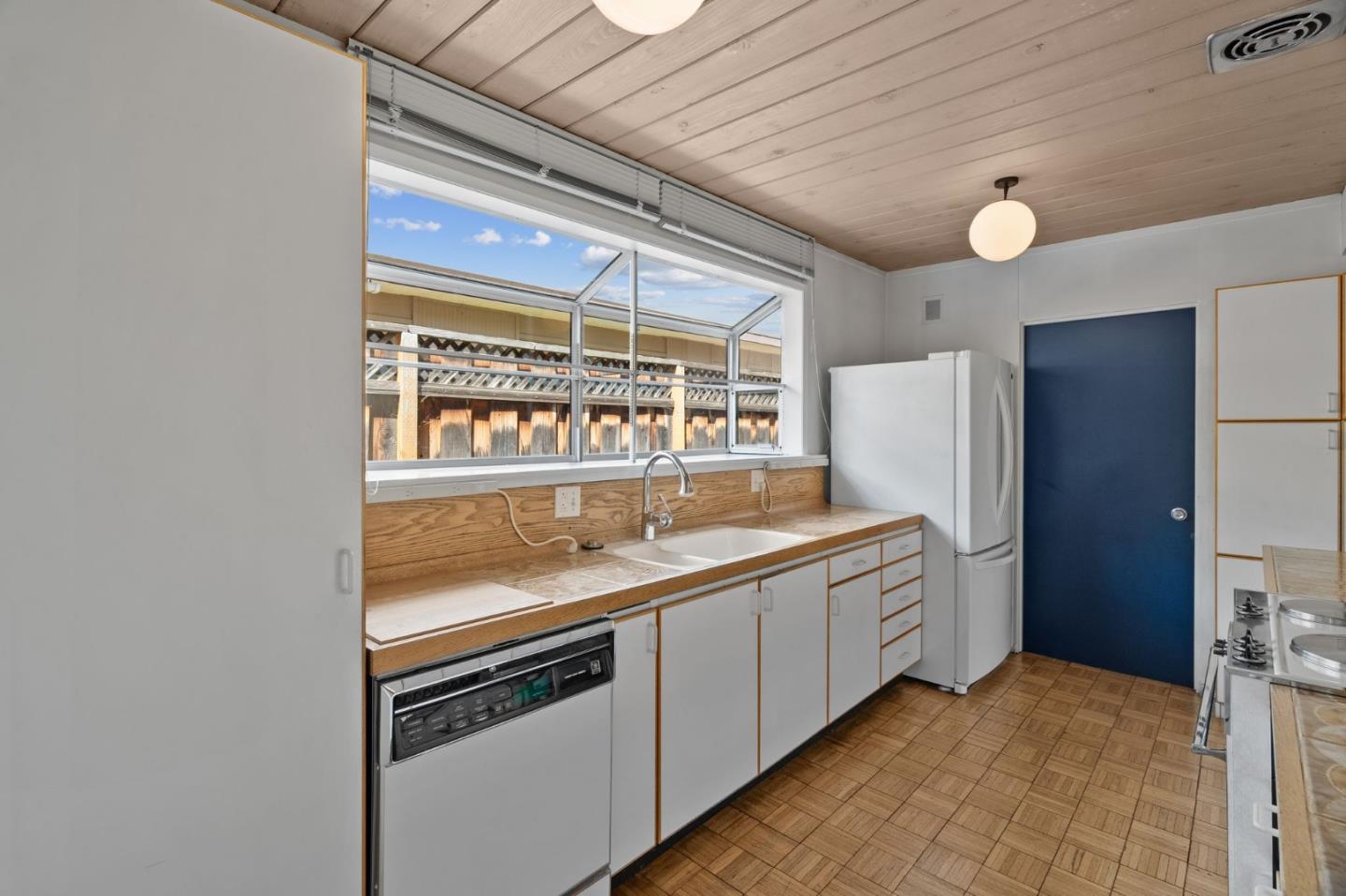 Detail Gallery Image 17 of 41 For 1736 Frobisher Way, San Jose,  CA 95124 - 4 Beds | 2 Baths