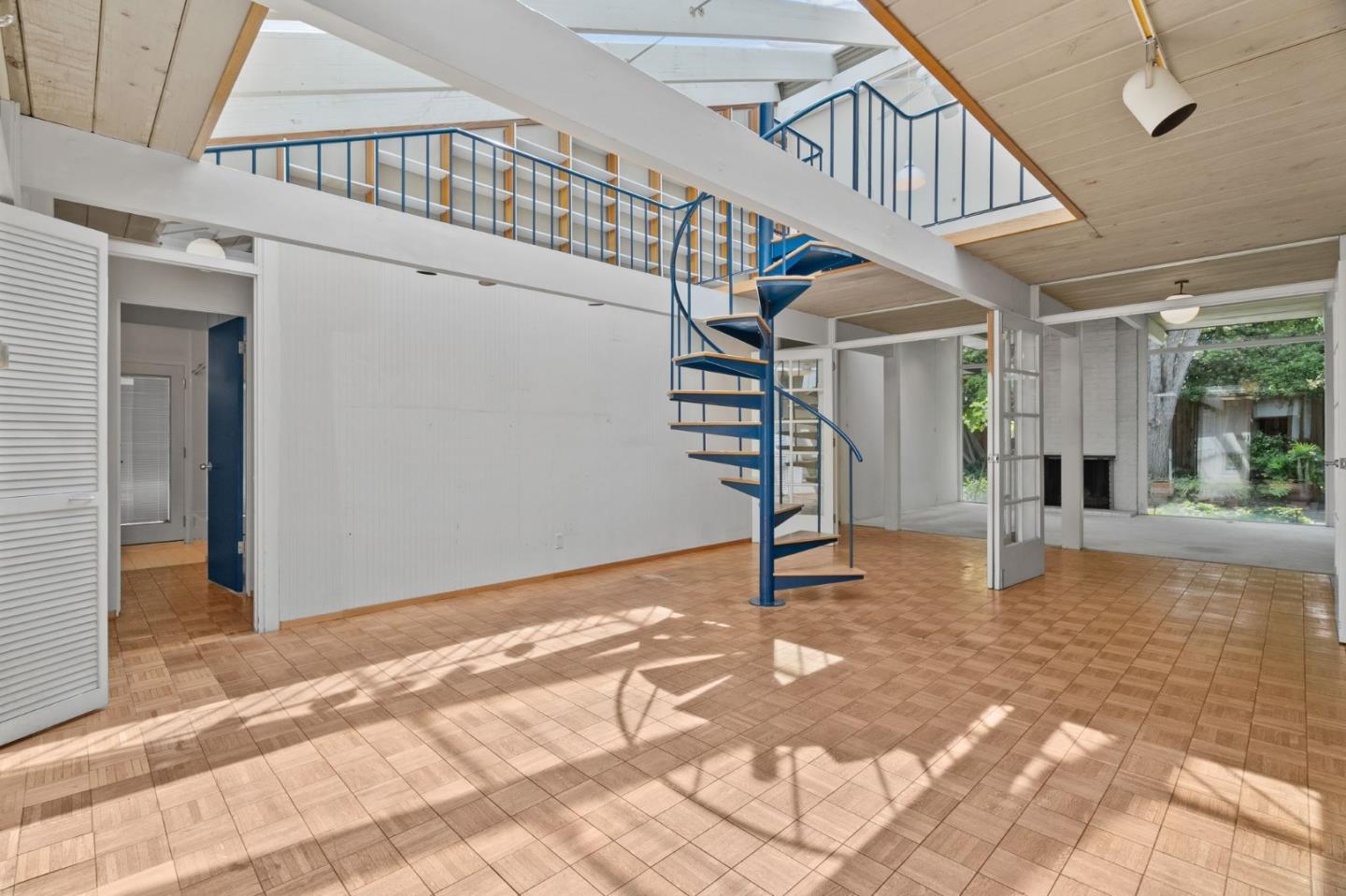 Detail Gallery Image 4 of 41 For 1736 Frobisher Way, San Jose,  CA 95124 - 4 Beds | 2 Baths
