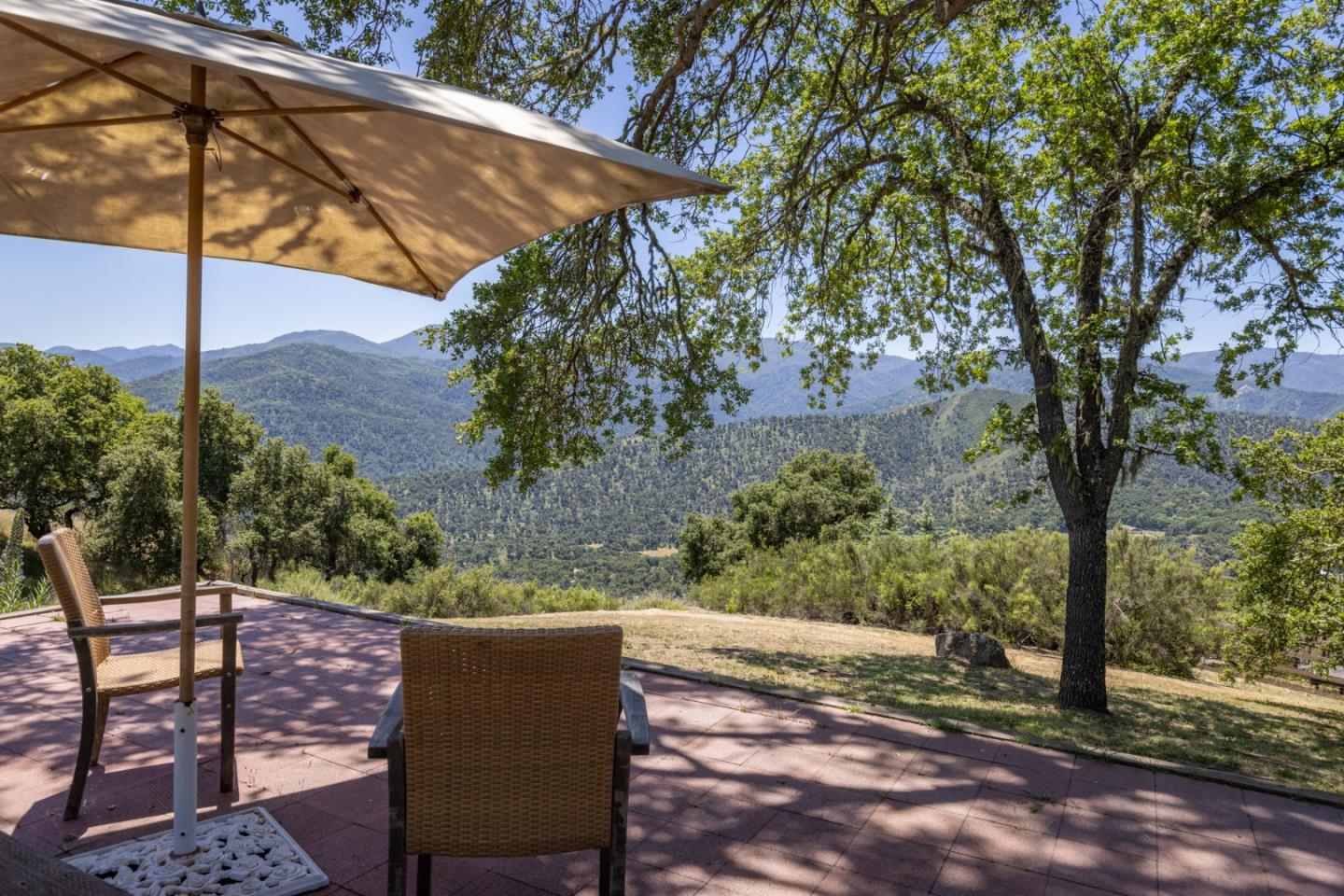 Detail Gallery Image 10 of 28 For 34998 Sky Ranch Rd, Carmel Valley,  CA 93924 - 4 Beds | 2 Baths