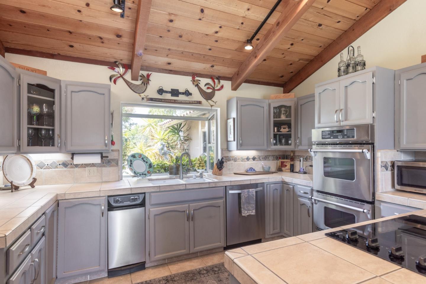 Detail Gallery Image 17 of 28 For 34998 Sky Ranch Rd, Carmel Valley,  CA 93924 - 4 Beds | 2 Baths