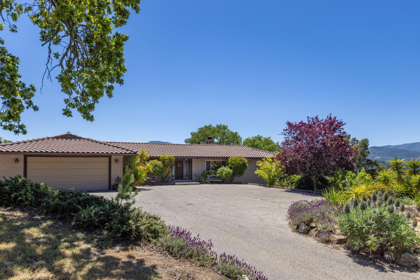 Detail Gallery Image 2 of 28 For 34998 Sky Ranch Rd, Carmel Valley,  CA 93924 - 4 Beds | 2 Baths