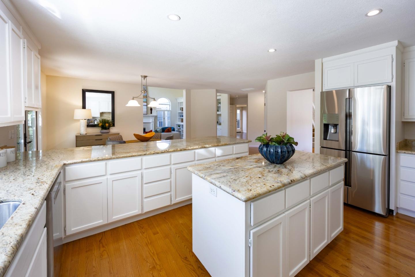 Detail Gallery Image 10 of 34 For 590 Military Way, Palo Alto,  CA 94306 - 4 Beds | 3/1 Baths