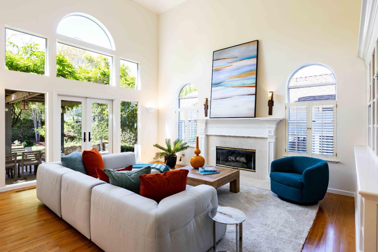 Detail Gallery Image 14 of 34 For 590 Military Way, Palo Alto,  CA 94306 - 4 Beds | 3/1 Baths