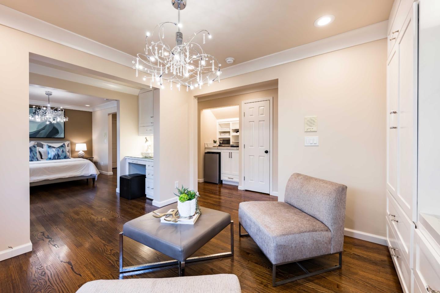 Detail Gallery Image 17 of 34 For 590 Military Way, Palo Alto,  CA 94306 - 4 Beds | 3/1 Baths
