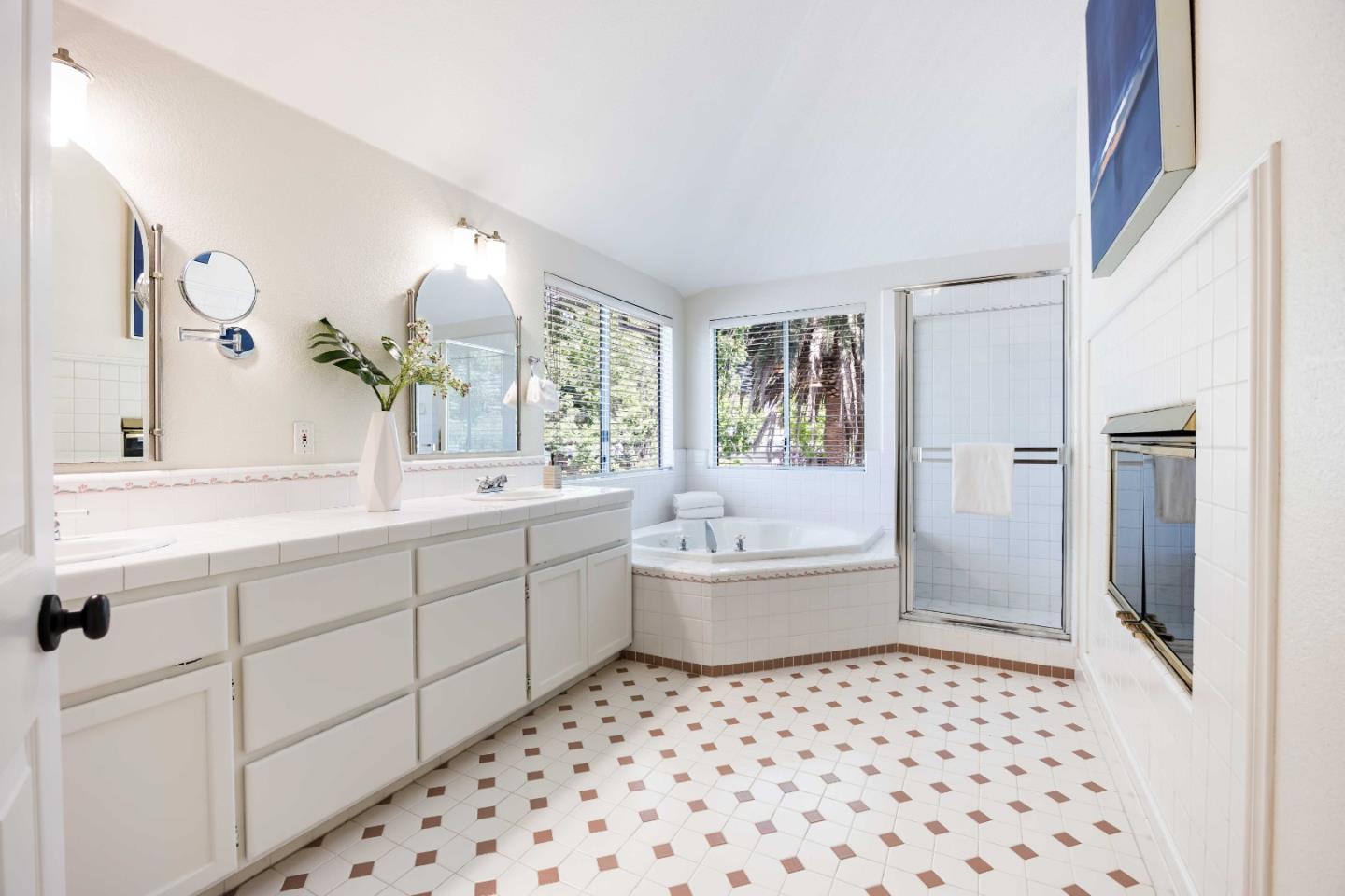 Detail Gallery Image 22 of 34 For 590 Military Way, Palo Alto,  CA 94306 - 4 Beds | 3/1 Baths