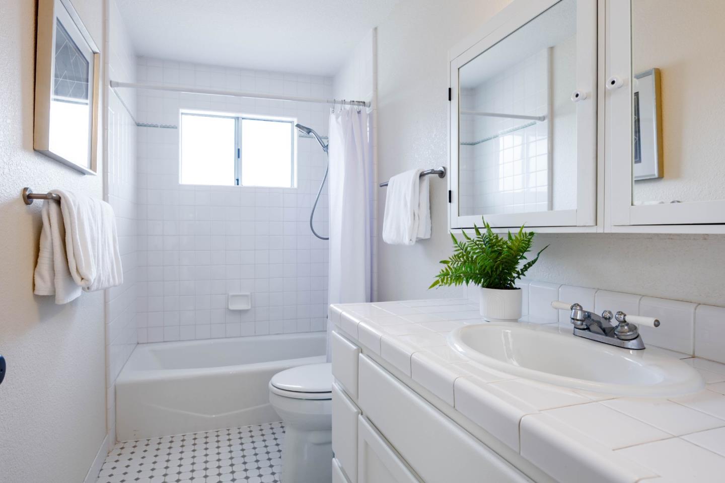 Detail Gallery Image 26 of 34 For 590 Military Way, Palo Alto,  CA 94306 - 4 Beds | 3/1 Baths