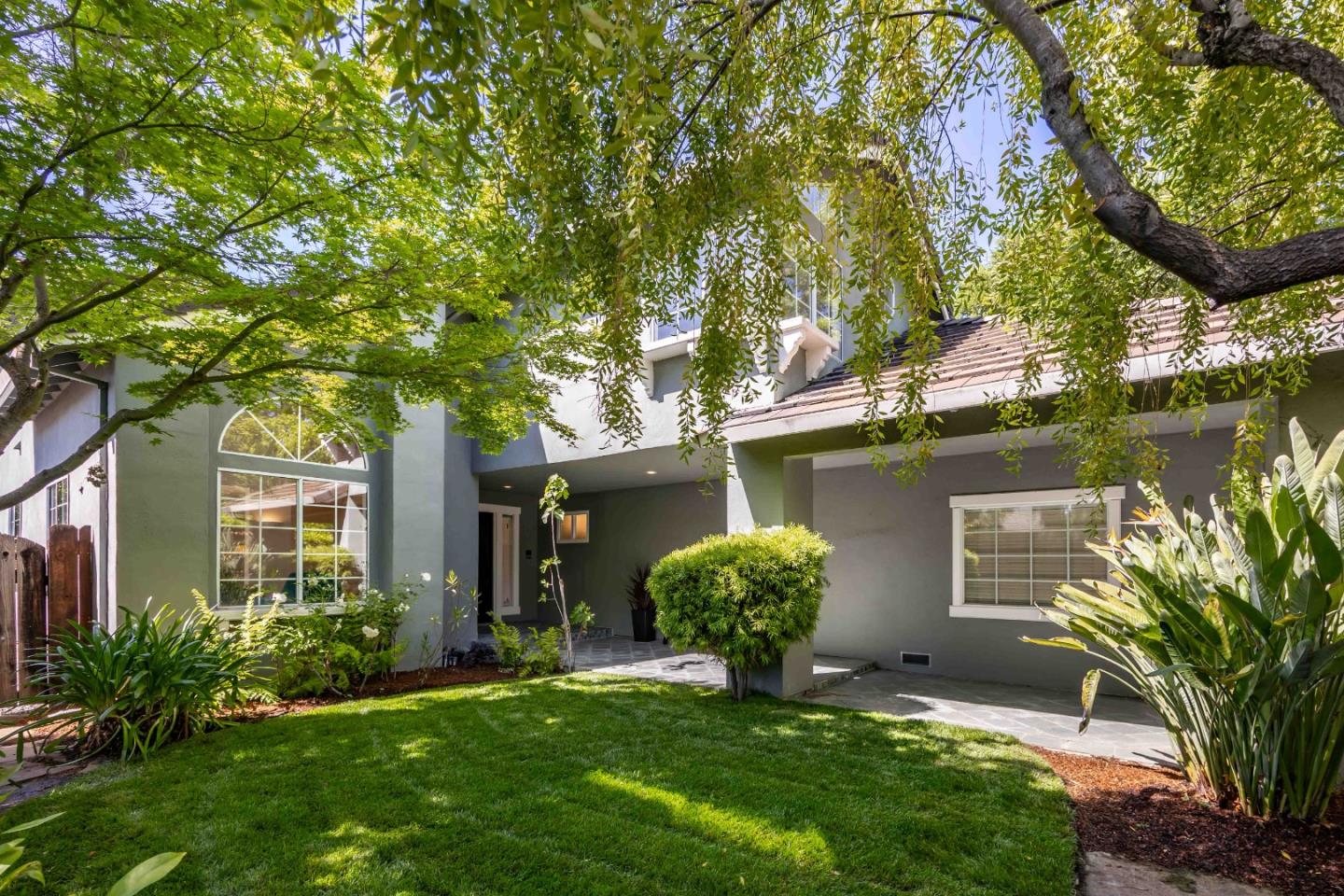 Detail Gallery Image 3 of 34 For 590 Military Way, Palo Alto,  CA 94306 - 4 Beds | 3/1 Baths