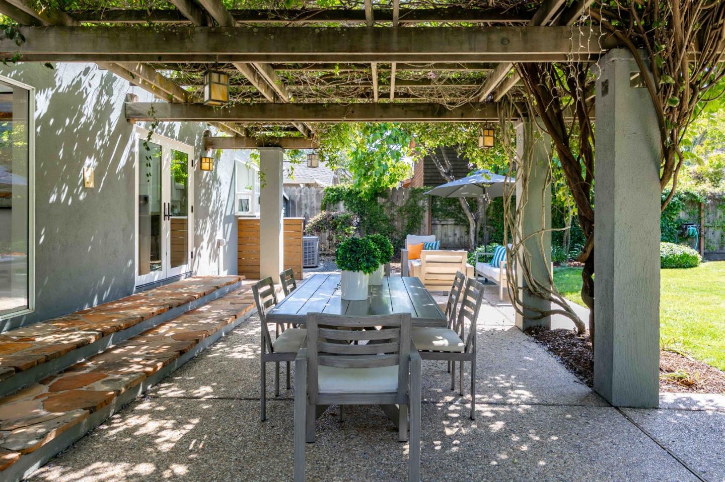 Detail Gallery Image 31 of 34 For 590 Military Way, Palo Alto,  CA 94306 - 4 Beds | 3/1 Baths