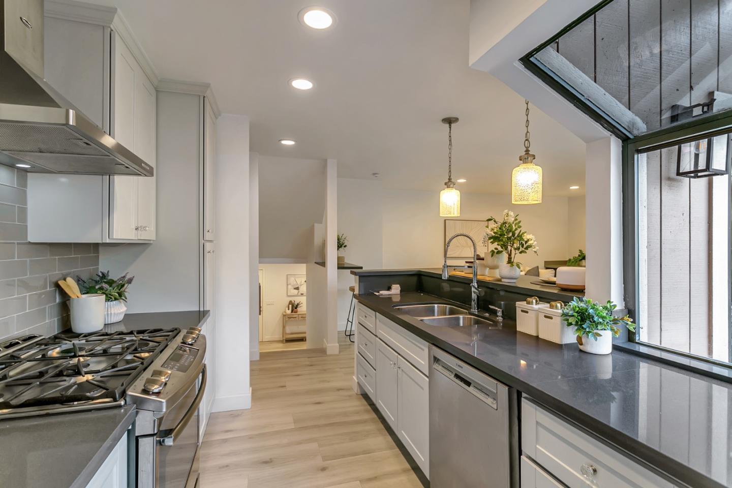 Detail Gallery Image 10 of 19 For 826 S San Tomas Aquino Rd, Campbell,  CA 95008 - 3 Beds | 2 Baths
