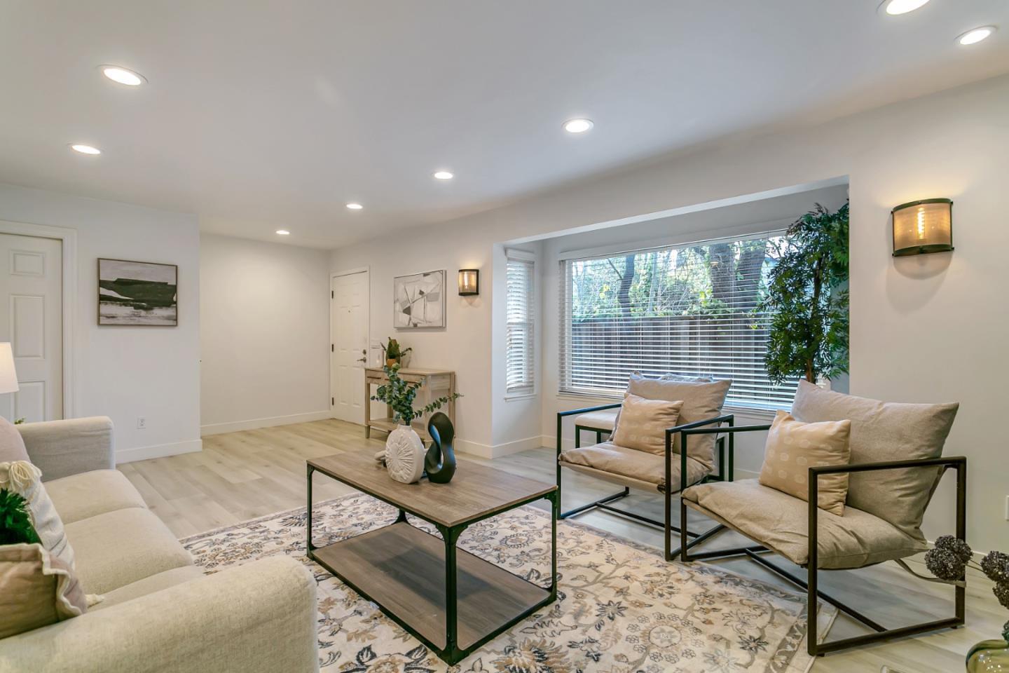 Detail Gallery Image 2 of 19 For 826 S San Tomas Aquino Rd, Campbell,  CA 95008 - 3 Beds | 2 Baths