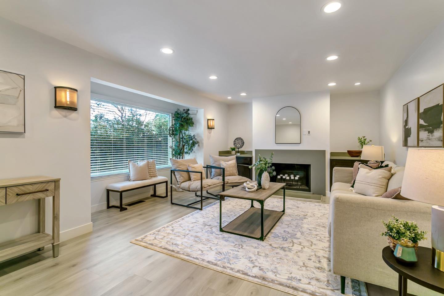Detail Gallery Image 3 of 19 For 826 S San Tomas Aquino Rd, Campbell,  CA 95008 - 3 Beds | 2 Baths
