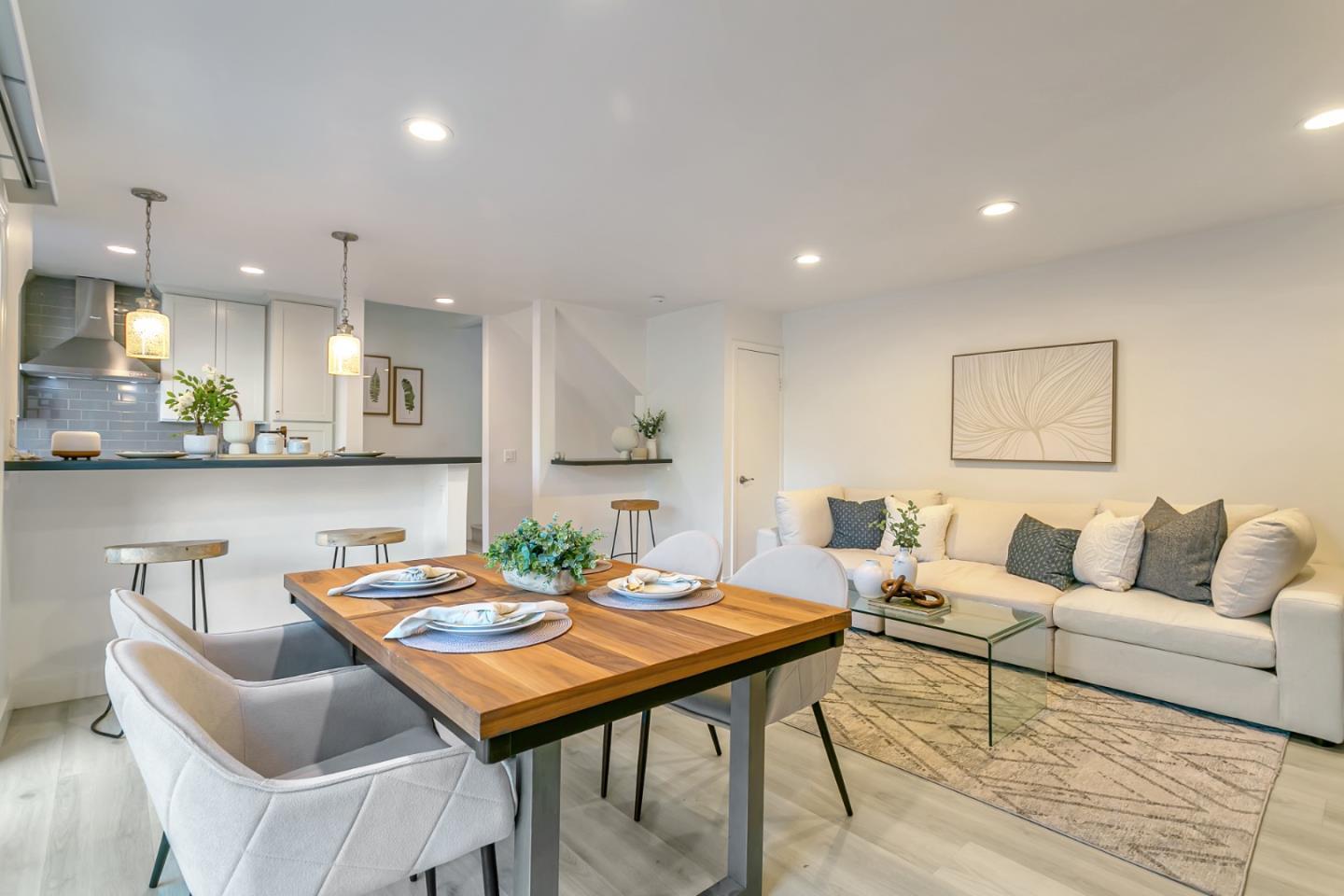 Detail Gallery Image 6 of 19 For 826 S San Tomas Aquino Rd, Campbell,  CA 95008 - 3 Beds | 2 Baths
