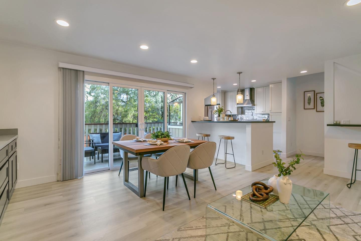 Detail Gallery Image 8 of 19 For 826 S San Tomas Aquino Rd, Campbell,  CA 95008 - 3 Beds | 2 Baths