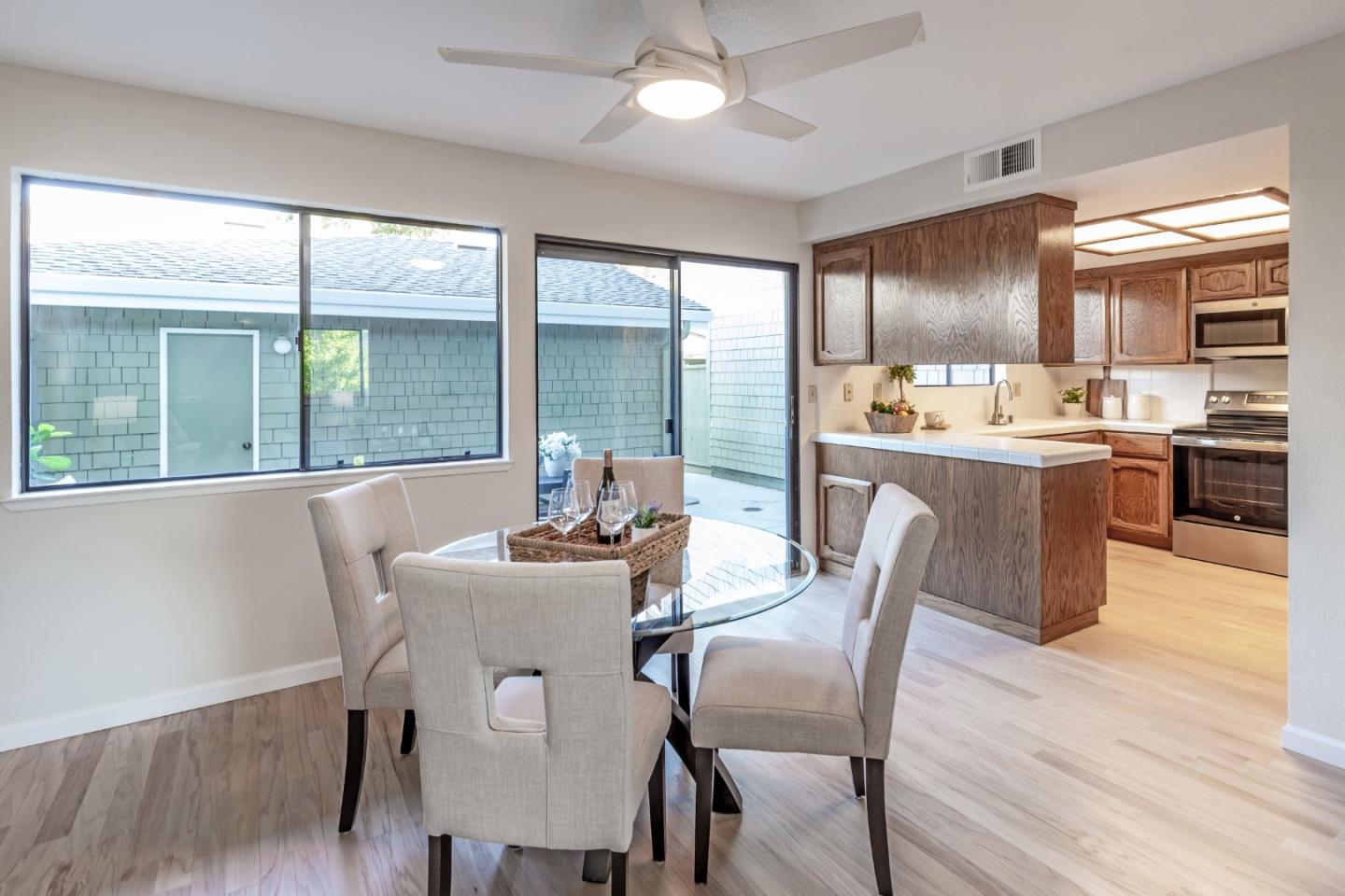 Detail Gallery Image 11 of 39 For 283 De Soto Dr, Los Gatos,  CA 95032 - 2 Beds | 2/1 Baths