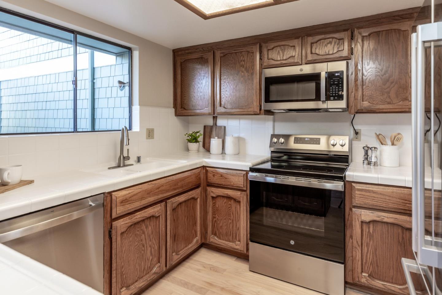 Detail Gallery Image 13 of 39 For 283 De Soto Dr, Los Gatos,  CA 95032 - 2 Beds | 2/1 Baths