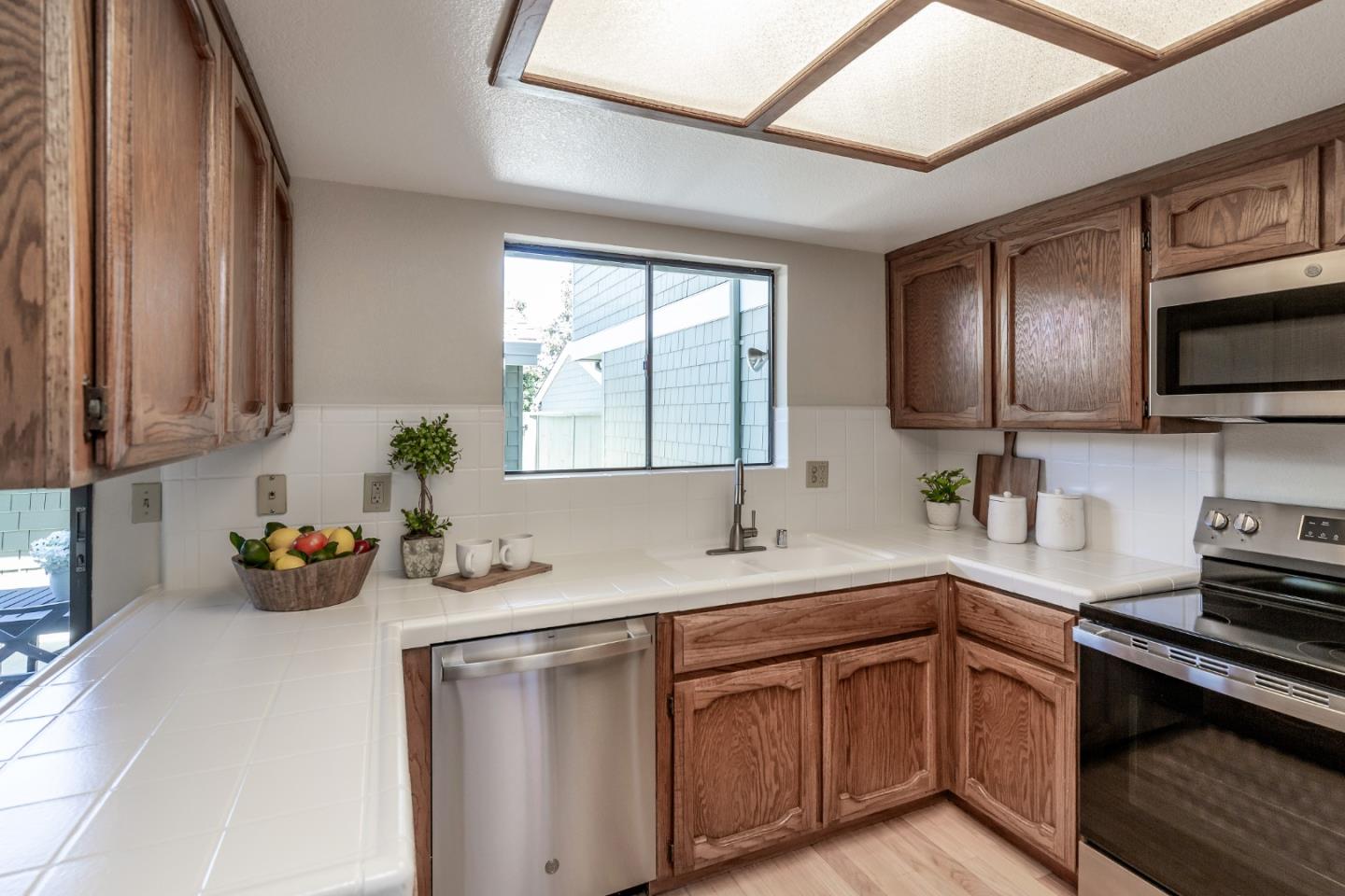 Detail Gallery Image 14 of 39 For 283 De Soto Dr, Los Gatos,  CA 95032 - 2 Beds | 2/1 Baths
