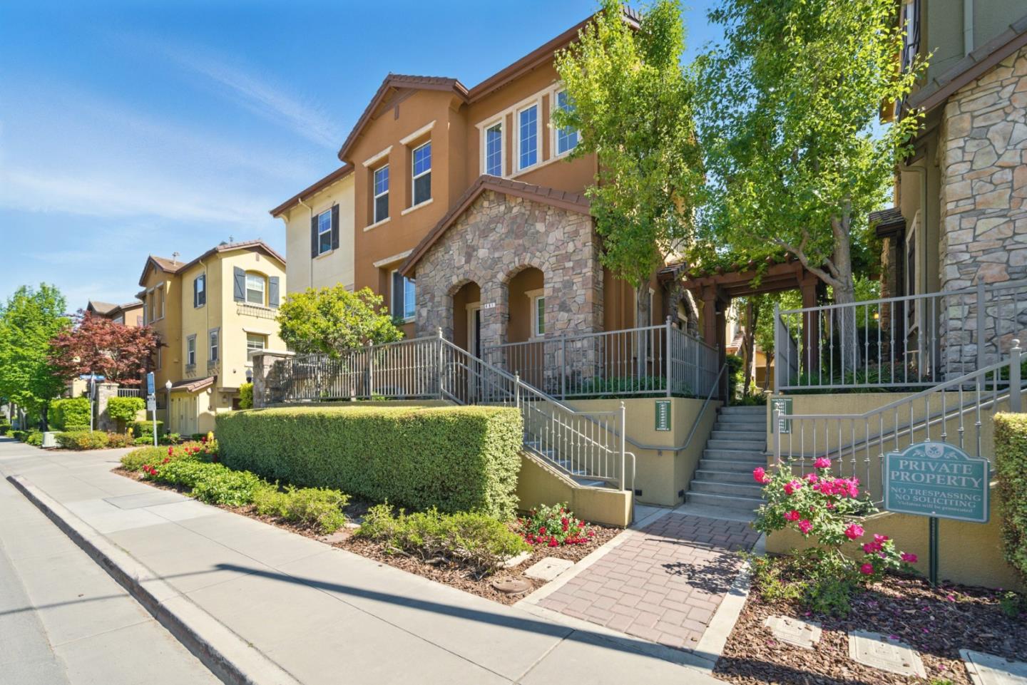 Detail Gallery Image 2 of 43 For 481 Tristania Ter, Sunnyvale,  CA 94086 - 2 Beds | 2 Baths