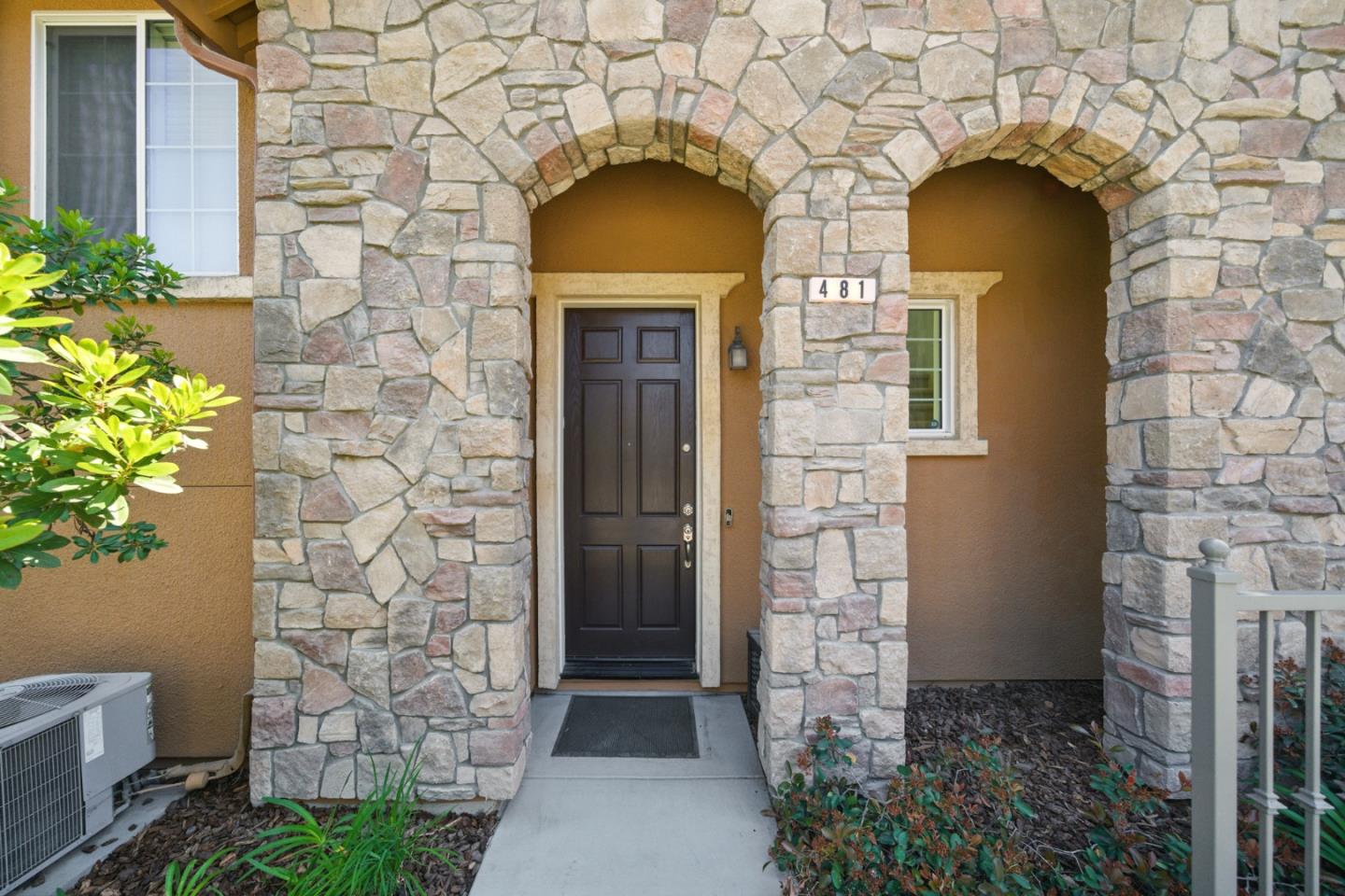 Detail Gallery Image 5 of 43 For 481 Tristania Ter, Sunnyvale,  CA 94086 - 2 Beds | 2 Baths