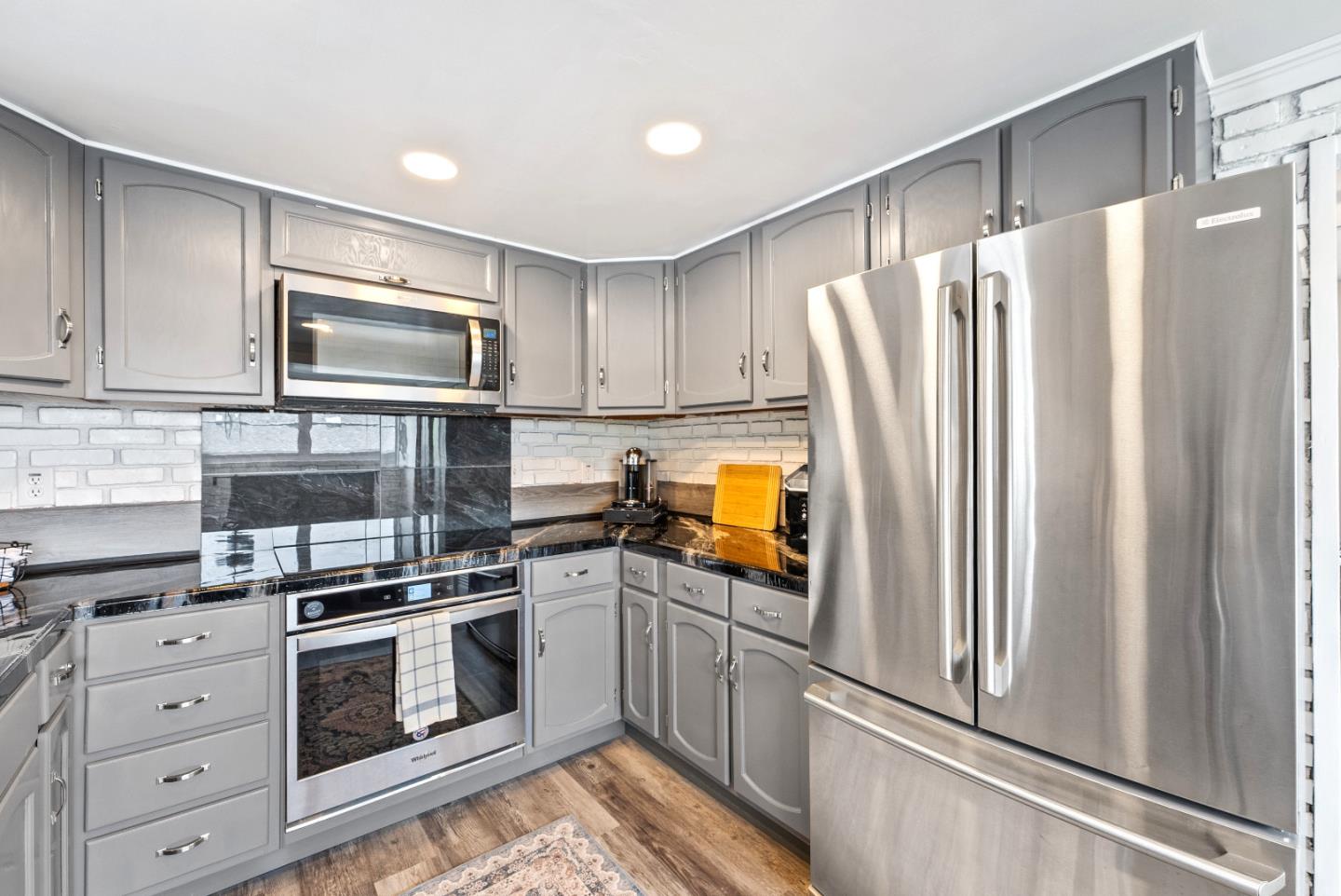 Detail Gallery Image 9 of 36 For 148 Mason St, Santa Cruz,  CA 95060 - 4 Beds | 2/1 Baths
