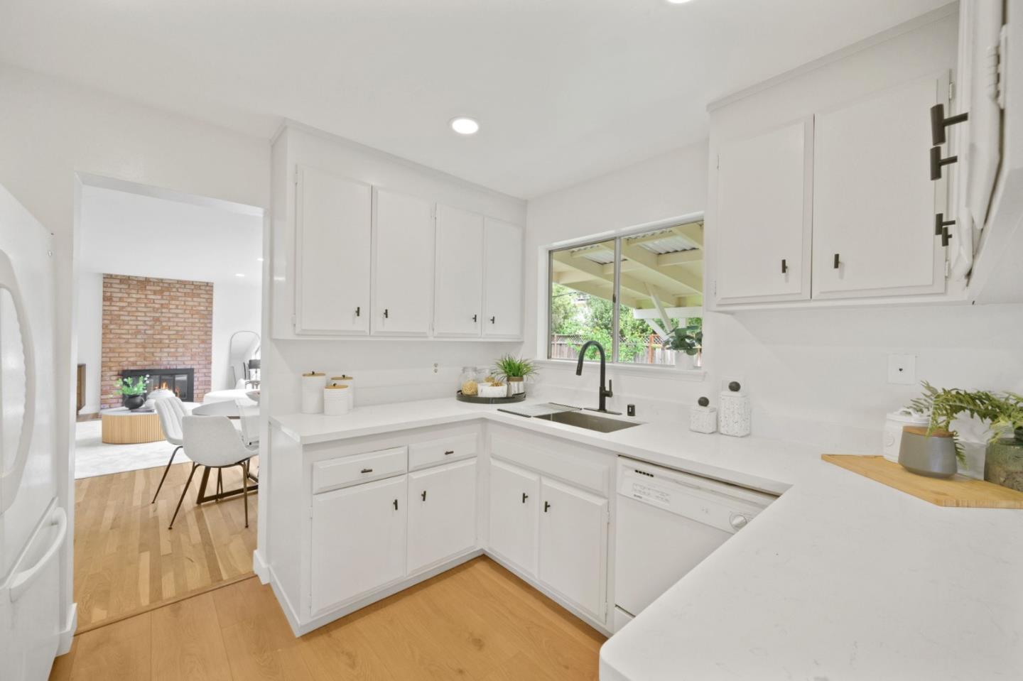 Detail Gallery Image 13 of 53 For 5589 Ora St, San Jose,  CA 95129 - 5 Beds | 2/1 Baths