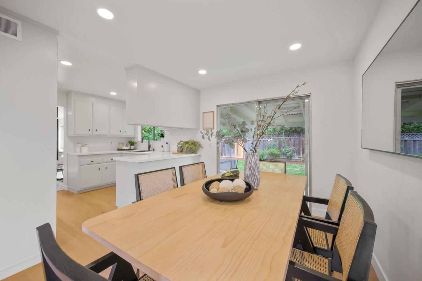 Detail Gallery Image 17 of 53 For 5589 Ora St, San Jose,  CA 95129 - 5 Beds | 2/1 Baths