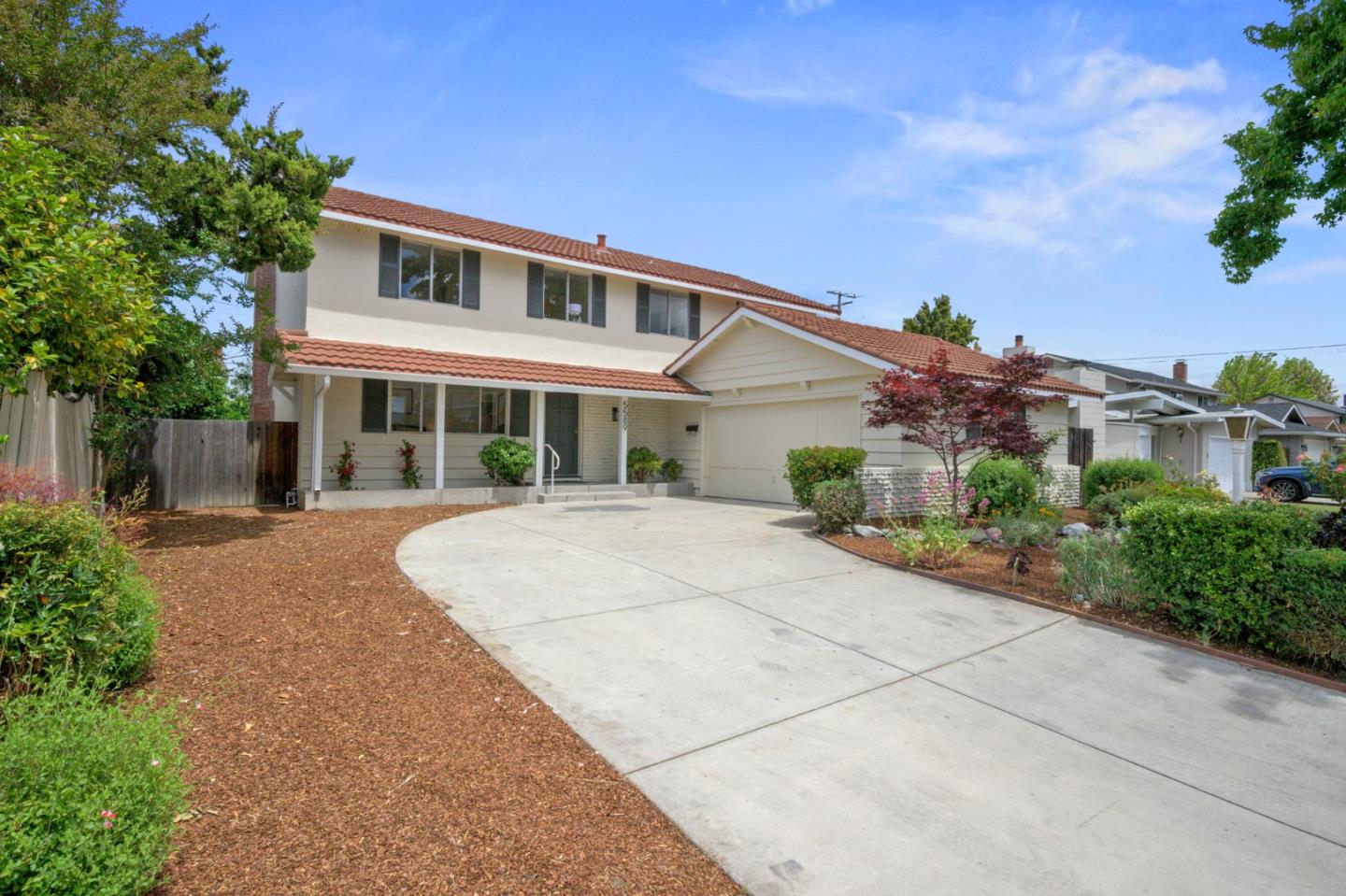 Detail Gallery Image 4 of 53 For 5589 Ora St, San Jose,  CA 95129 - 5 Beds | 2/1 Baths