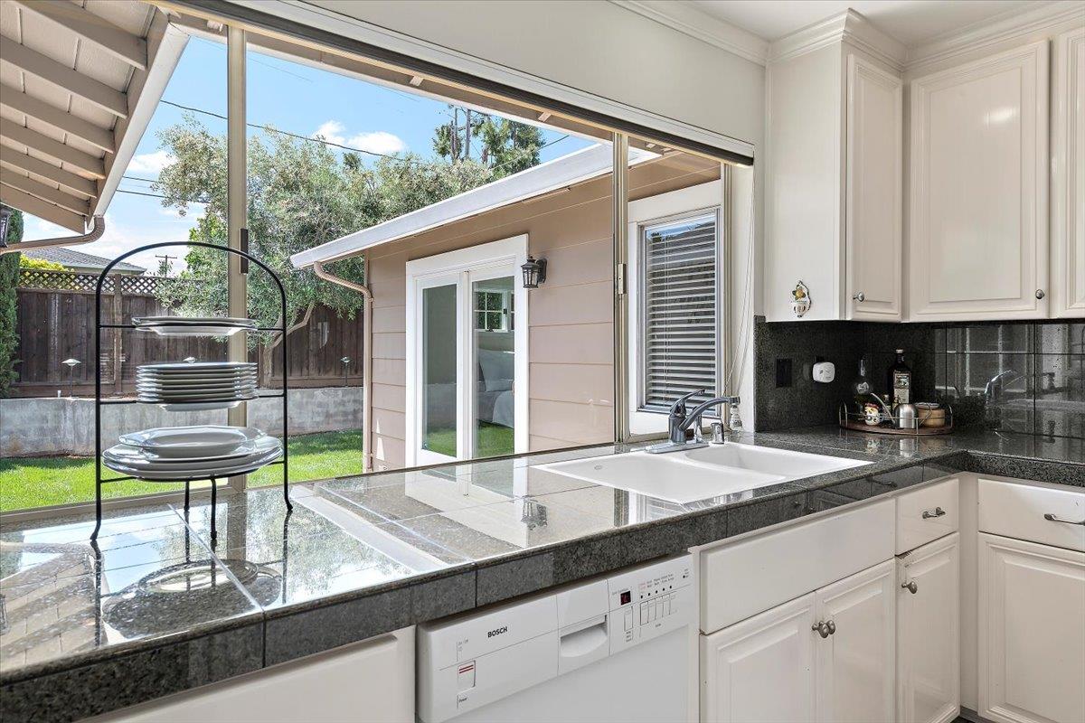Detail Gallery Image 12 of 28 For 1826 Harris Ave, San Jose,  CA 95124 - 4 Beds | 2 Baths