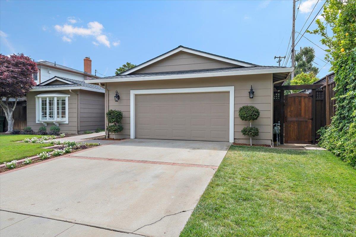 Detail Gallery Image 3 of 28 For 1826 Harris Ave, San Jose,  CA 95124 - 4 Beds | 2 Baths