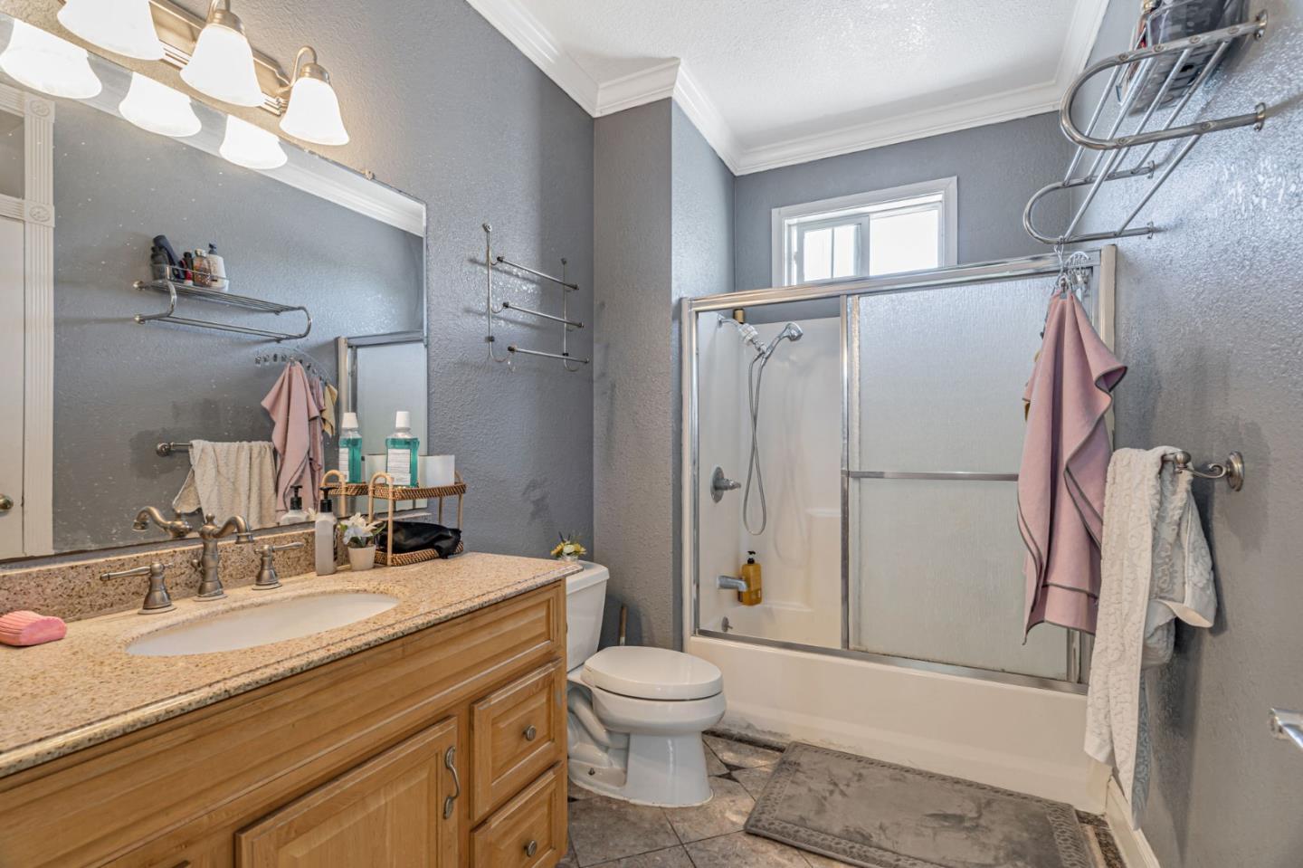Detail Gallery Image 12 of 24 For 286 N 24th St, San Jose,  CA 95116 - 4 Beds | 3 Baths